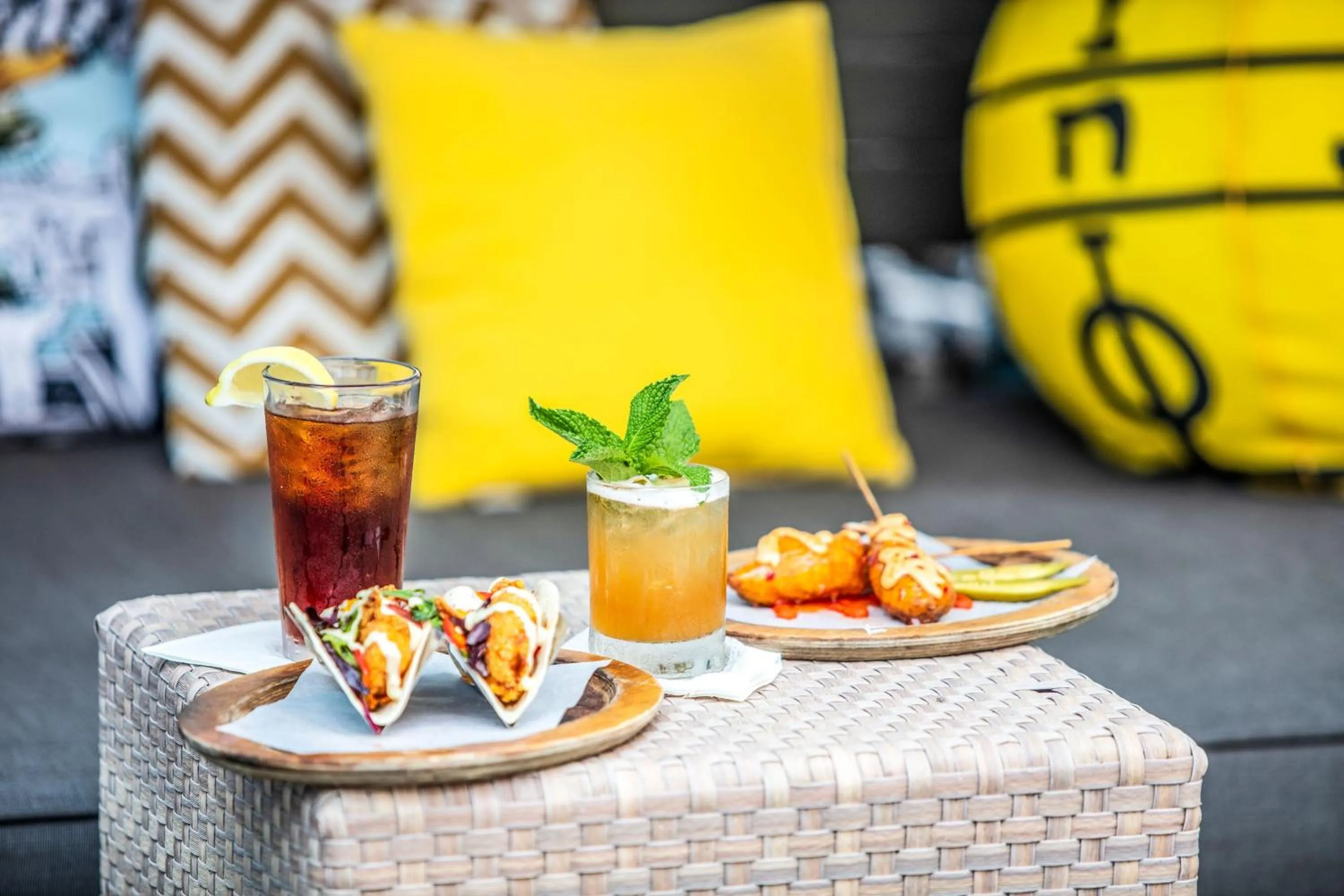 Restaurant/places to eat in Hotel de la Poste - French Quarter, A Renaissance Hotel