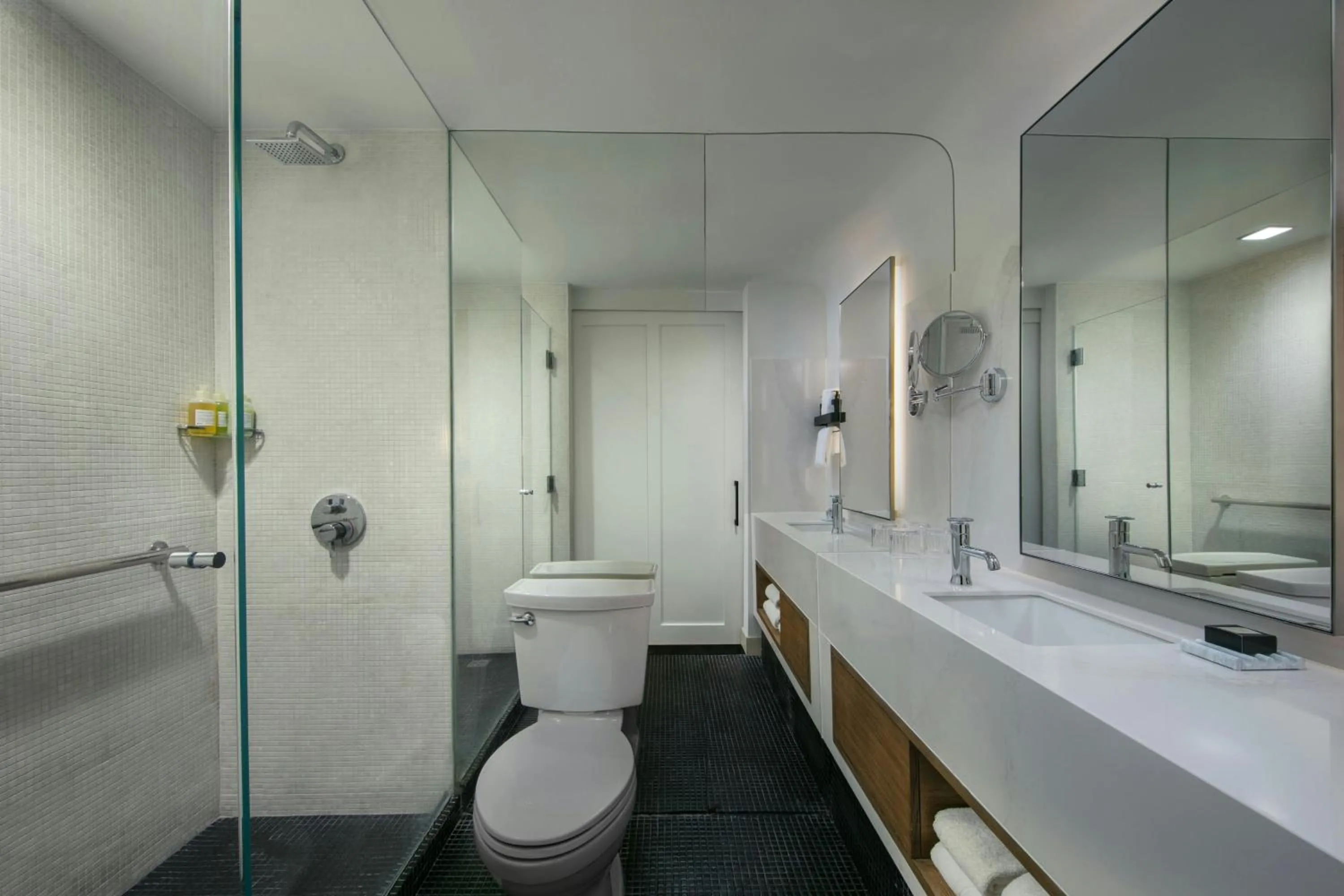 Bathroom in Hotel de la Poste - French Quarter, A Renaissance Hotel