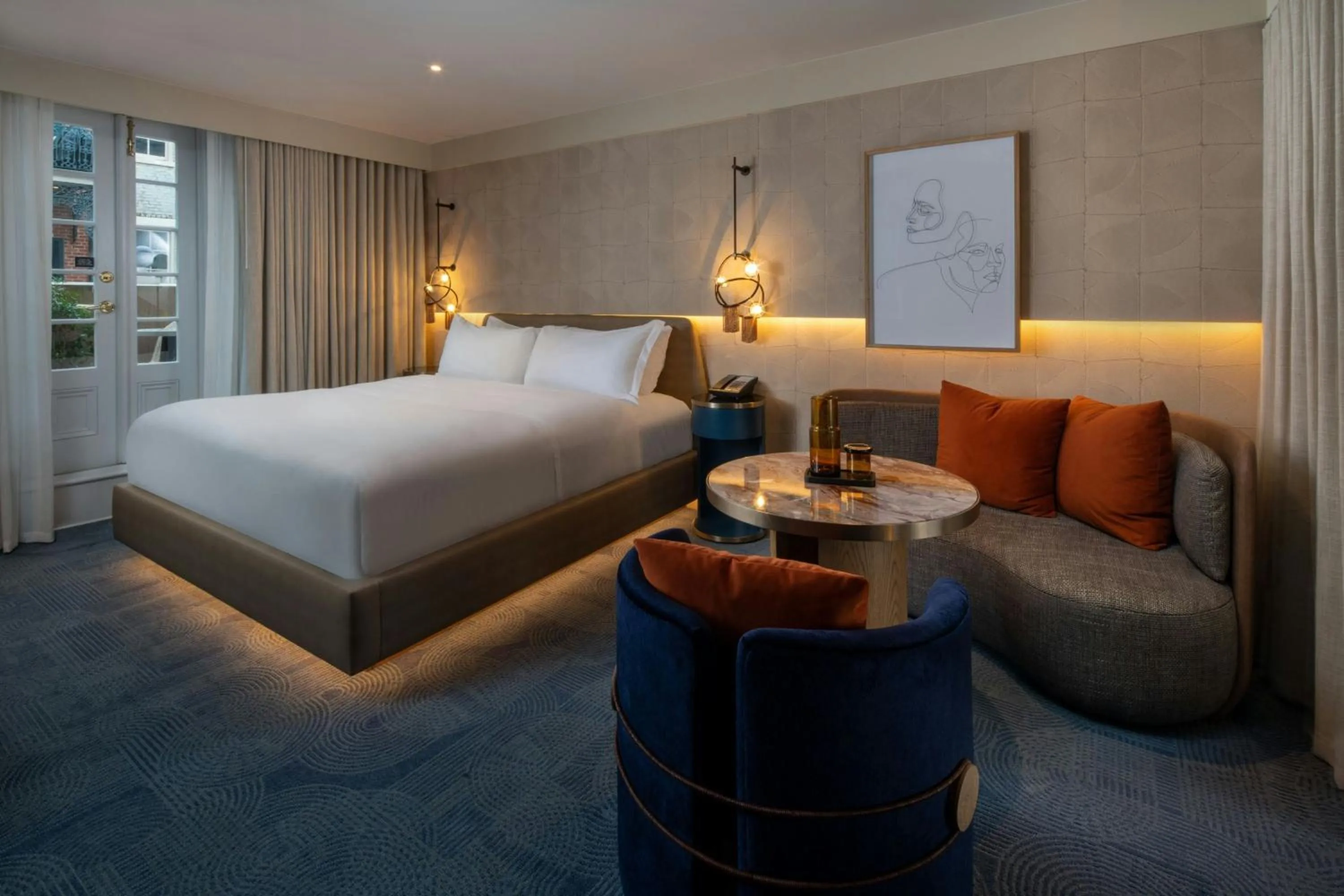 Photo of the whole room, Bed in Hotel de la Poste - French Quarter, A Renaissance Hotel