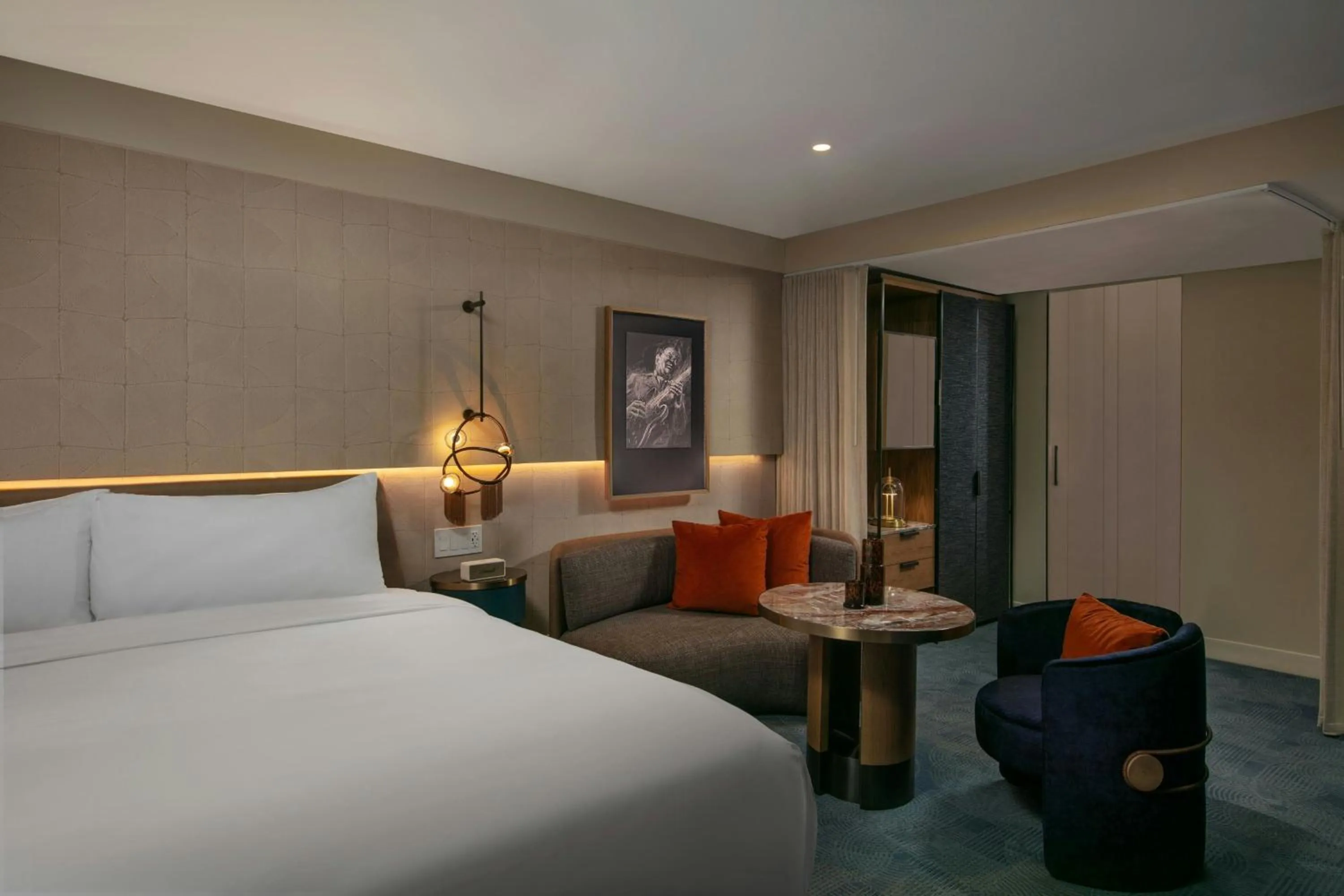 Photo of the whole room, Bed in Hotel de la Poste - French Quarter, A Renaissance Hotel