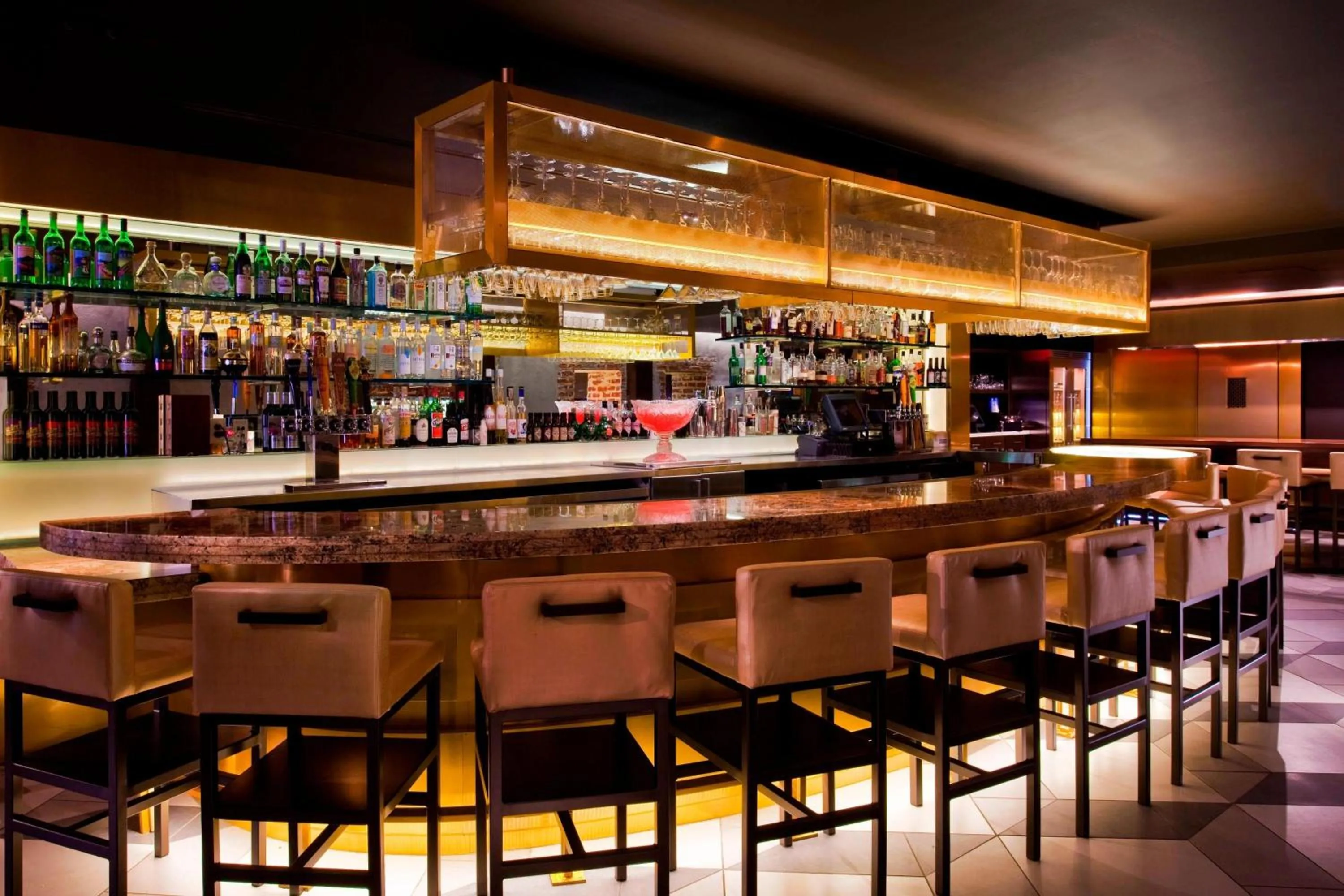 Lounge or bar in Hotel de la Poste - French Quarter, A Renaissance Hotel