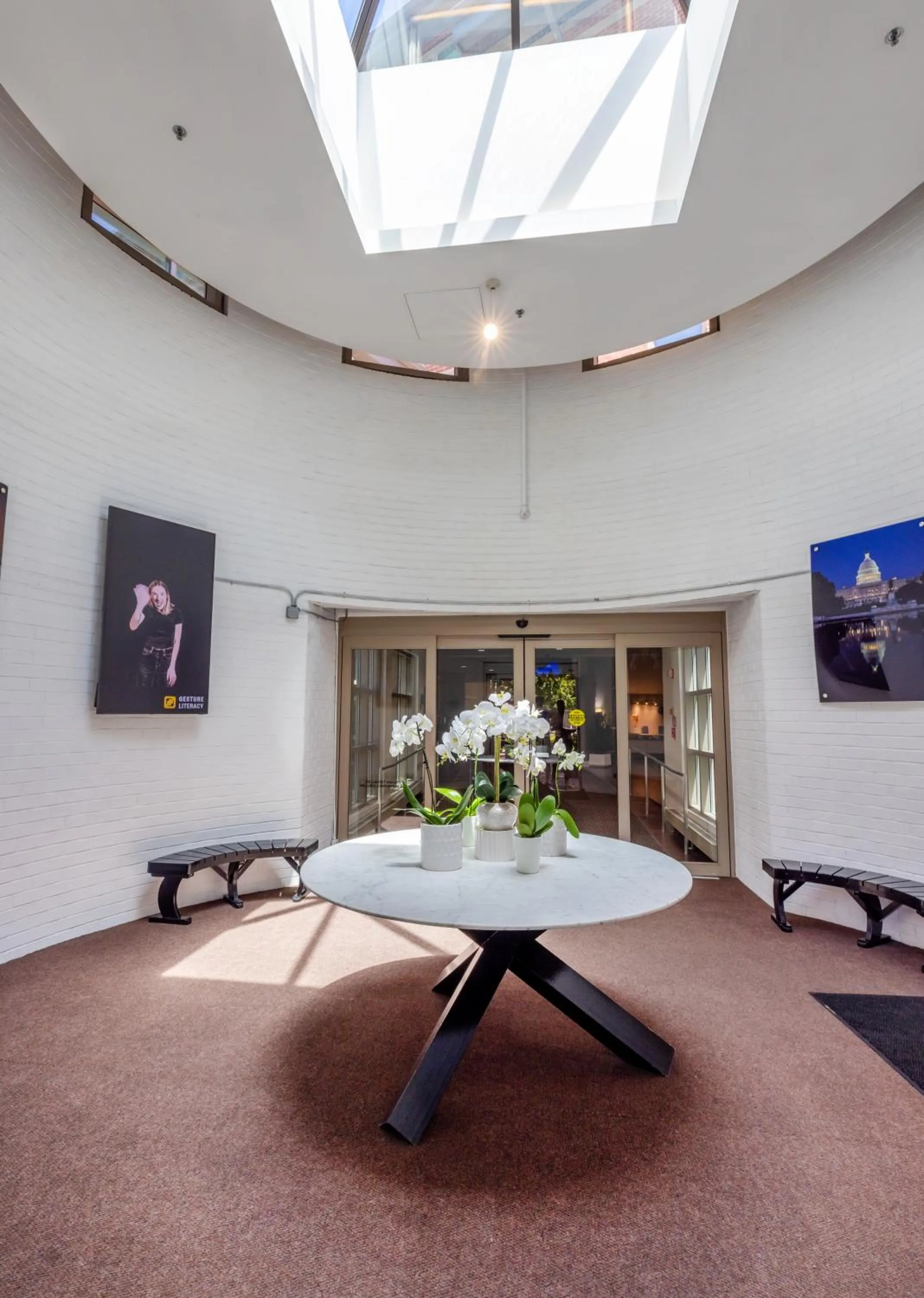 Facade/entrance in Kellogg Conference Hotel Capitol Hill at Gallaudet University