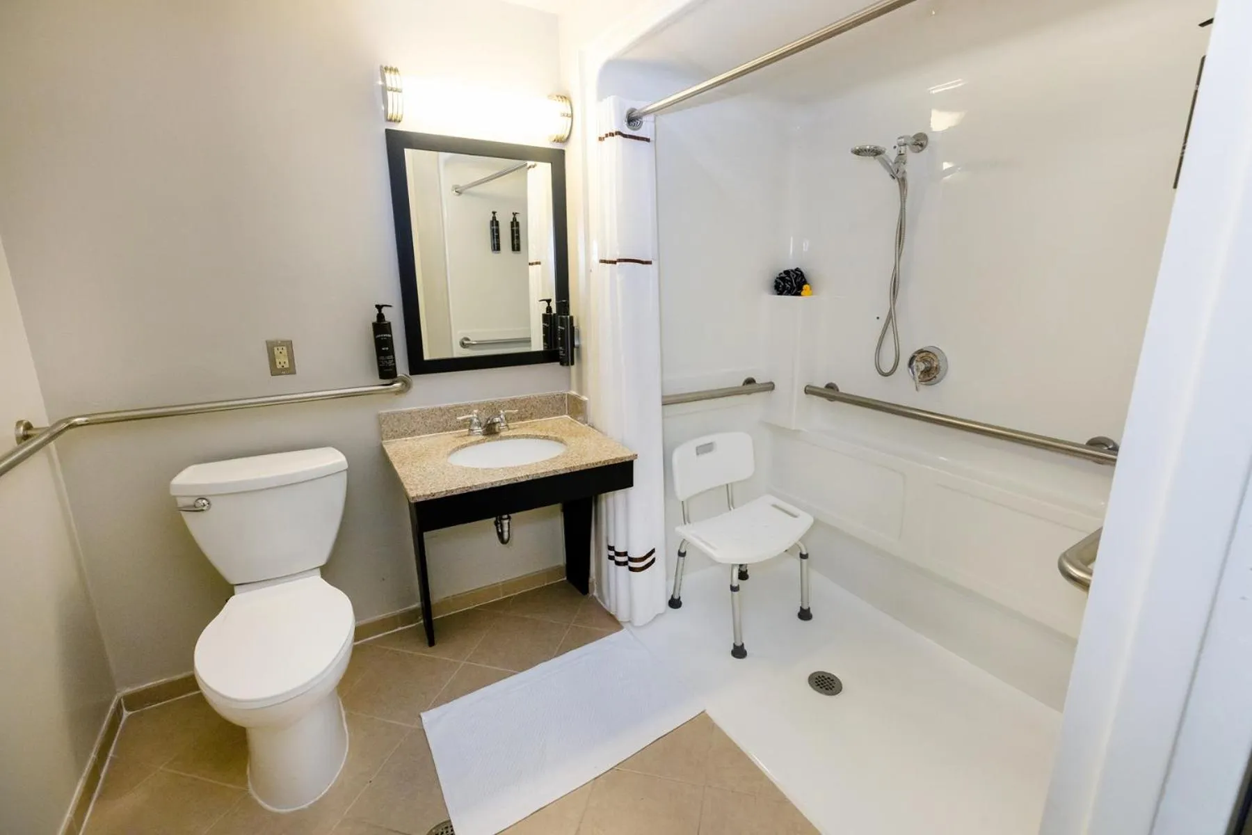 Shower in Kellogg Conference Hotel Capitol Hill at Gallaudet University