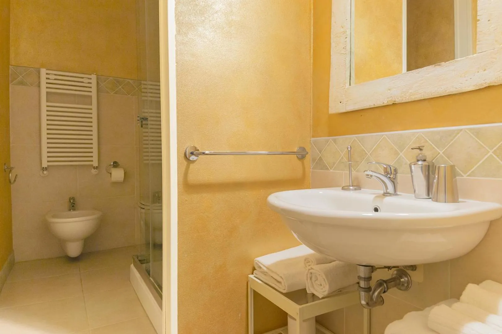 Bathroom in Casacenti B&B