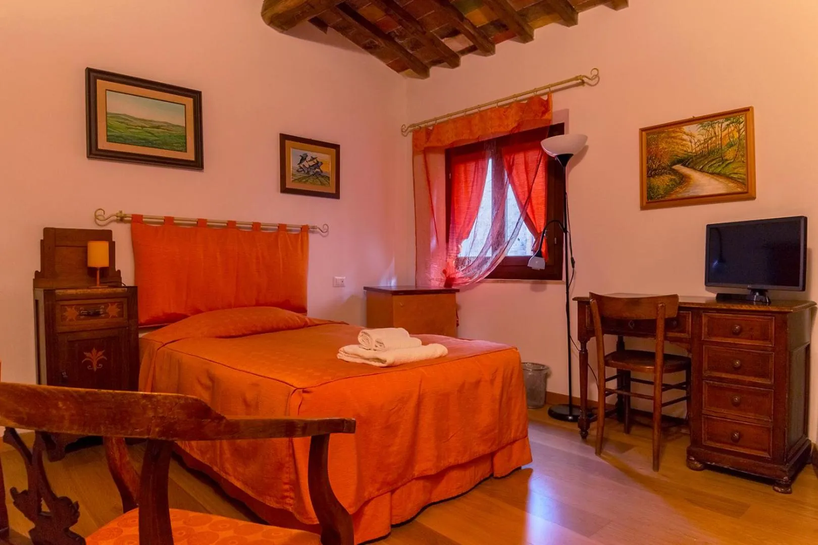 Bed in Casacenti B&B