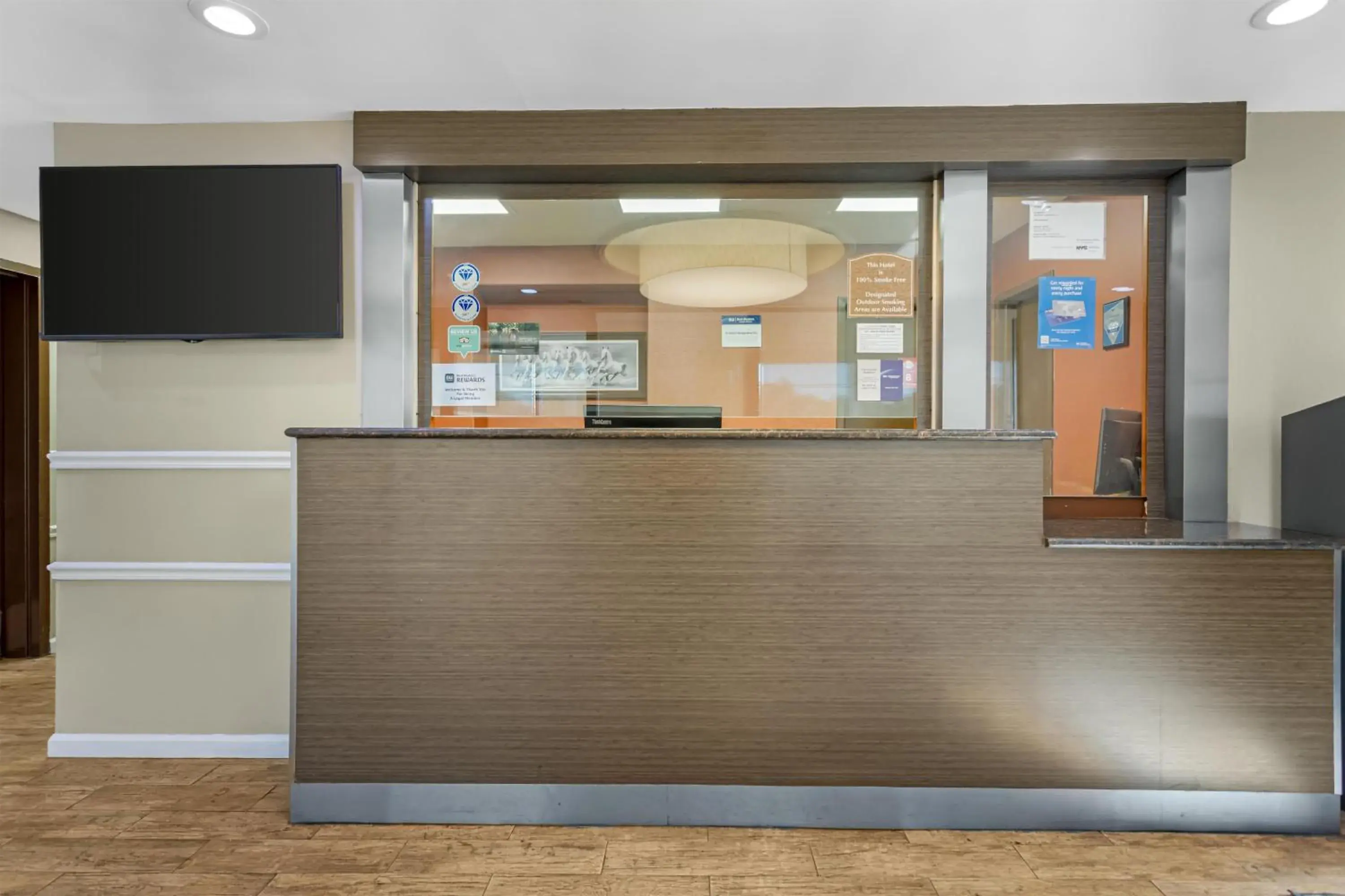 Lobby or reception in Best Western Jamaica Inn Lobby or reception in Best Western Jamaica Inn