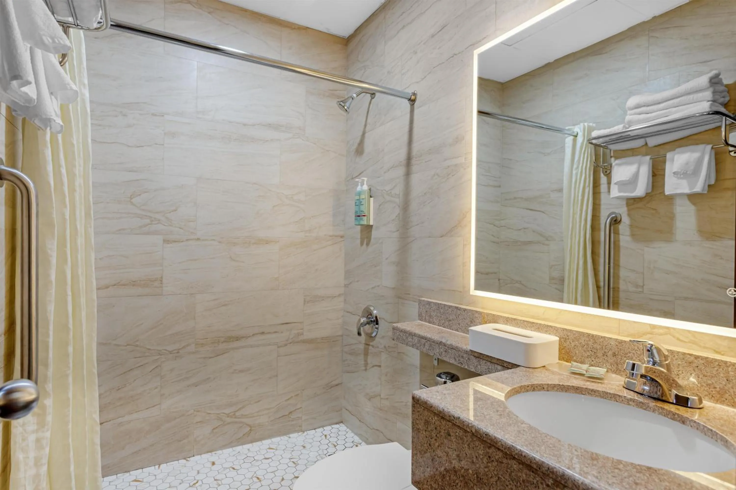 Bathroom in Best Western Jamaica Inn