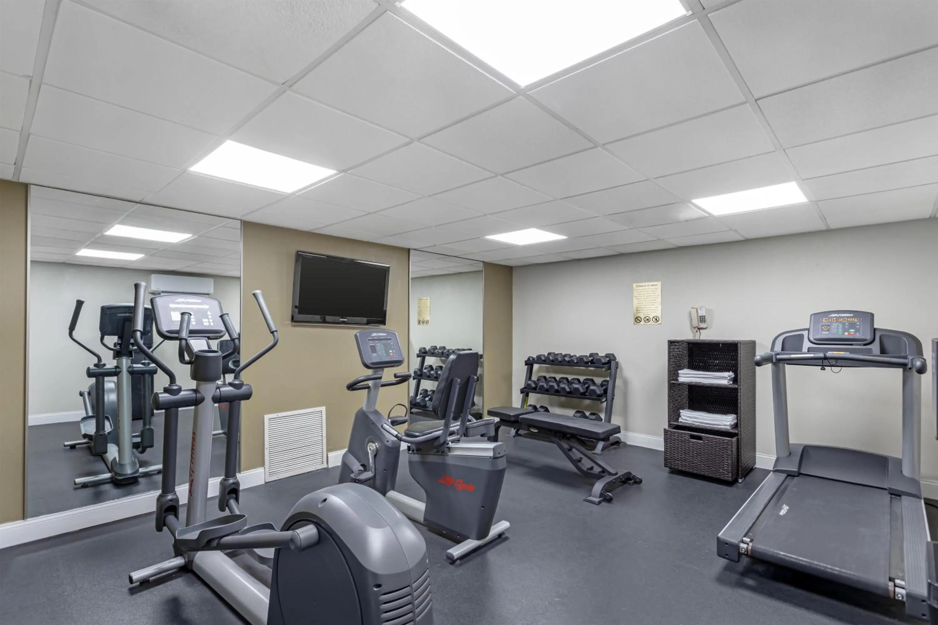 Fitness centre/facilities in Best Western Jamaica Inn