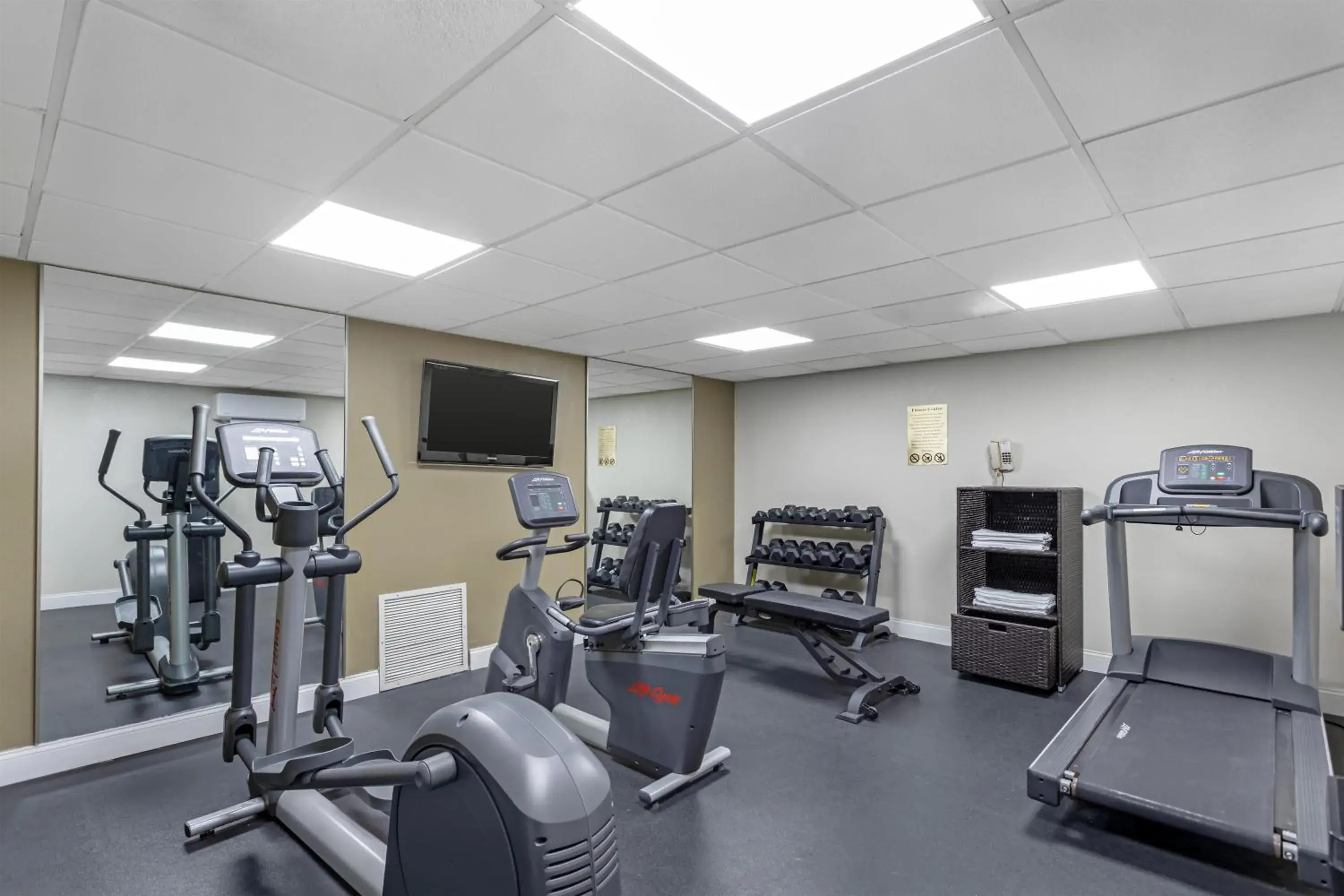 Fitness centre/facilities in Best Western Jamaica Inn Fitness centre/facilities in Best Western Jamaica Inn