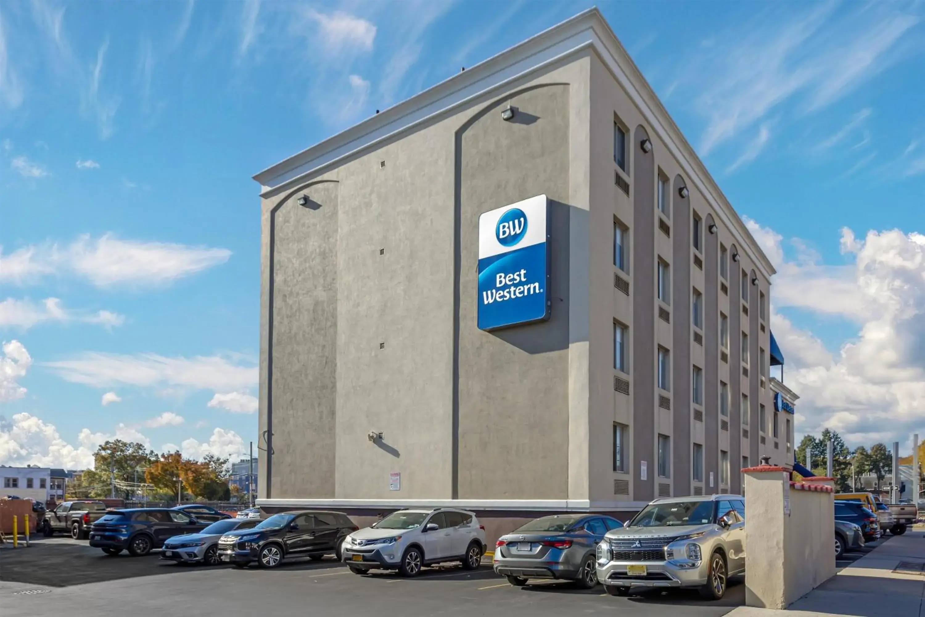 Property building in Best Western Jamaica Inn Property building in Best Western Jamaica Inn