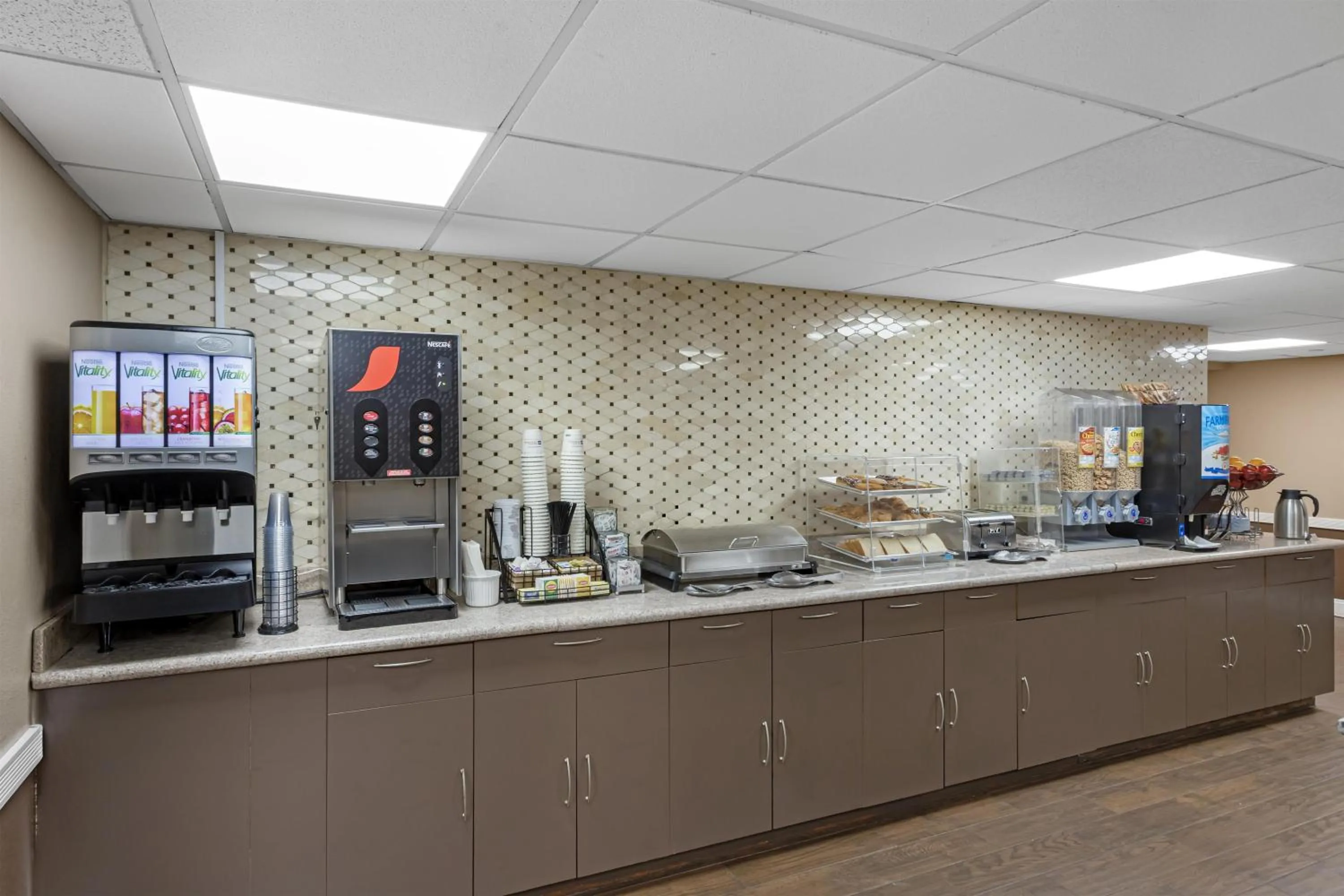 Breakfast in Best Western Jamaica Inn