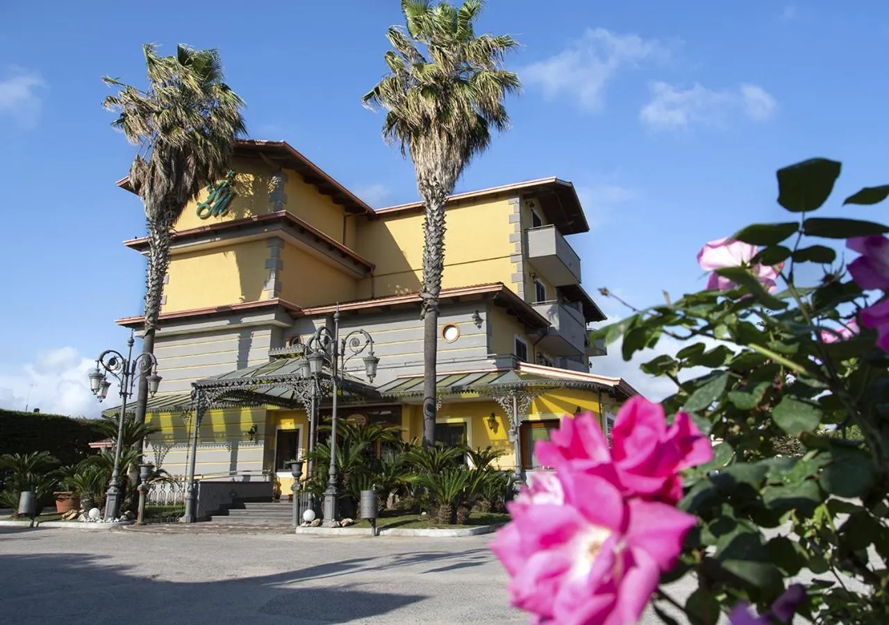 Facade/entrance in Hotel Miramare