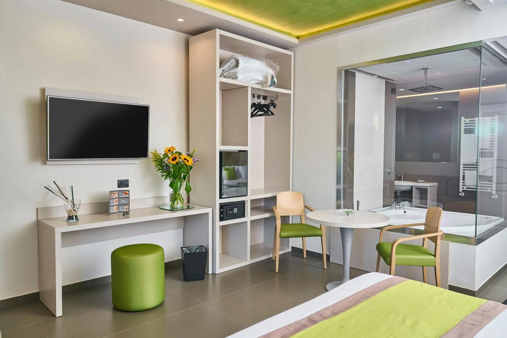 TV and multimedia in Hotel Miramare