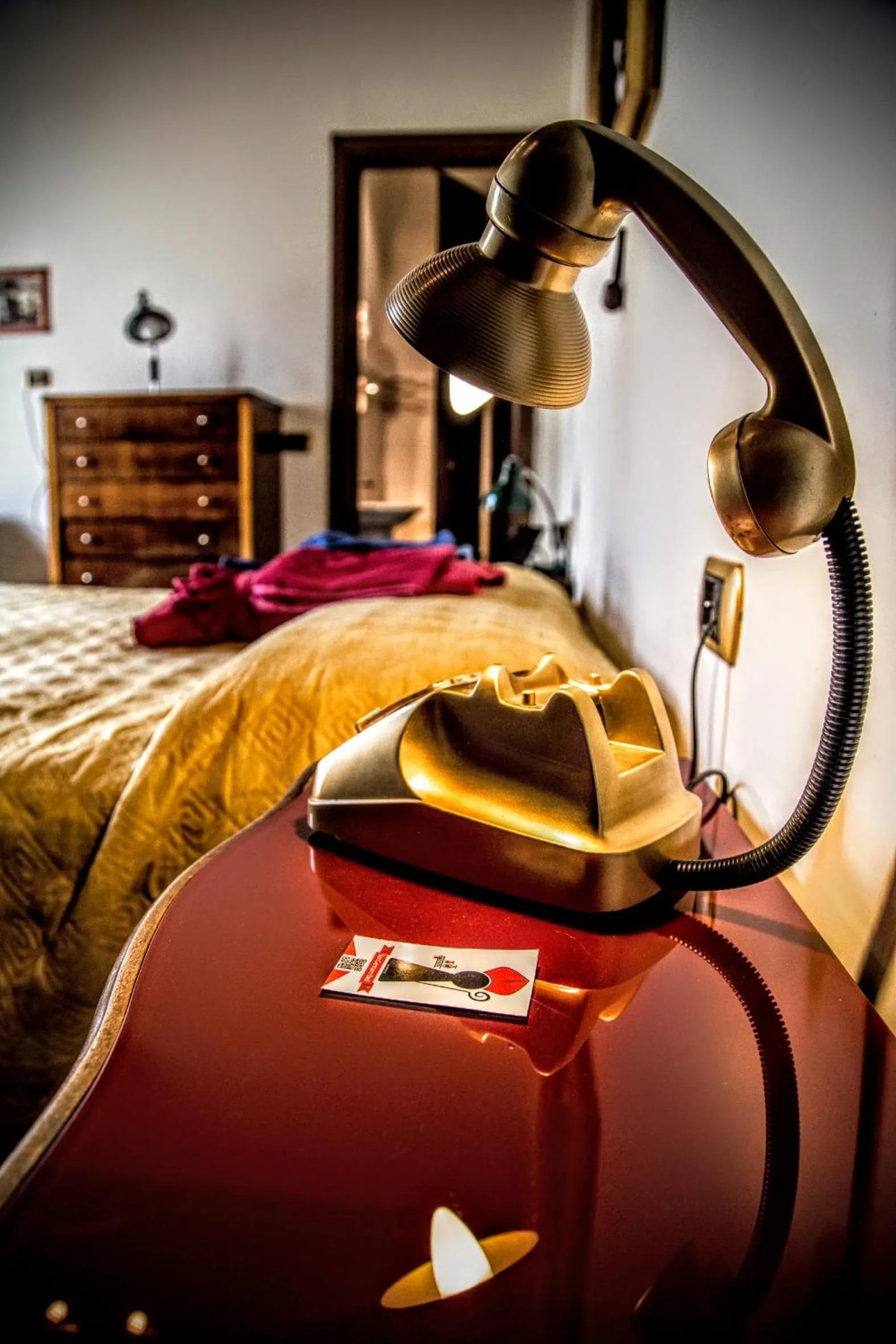 Decorative detail, Bed in San Gennaro B&B