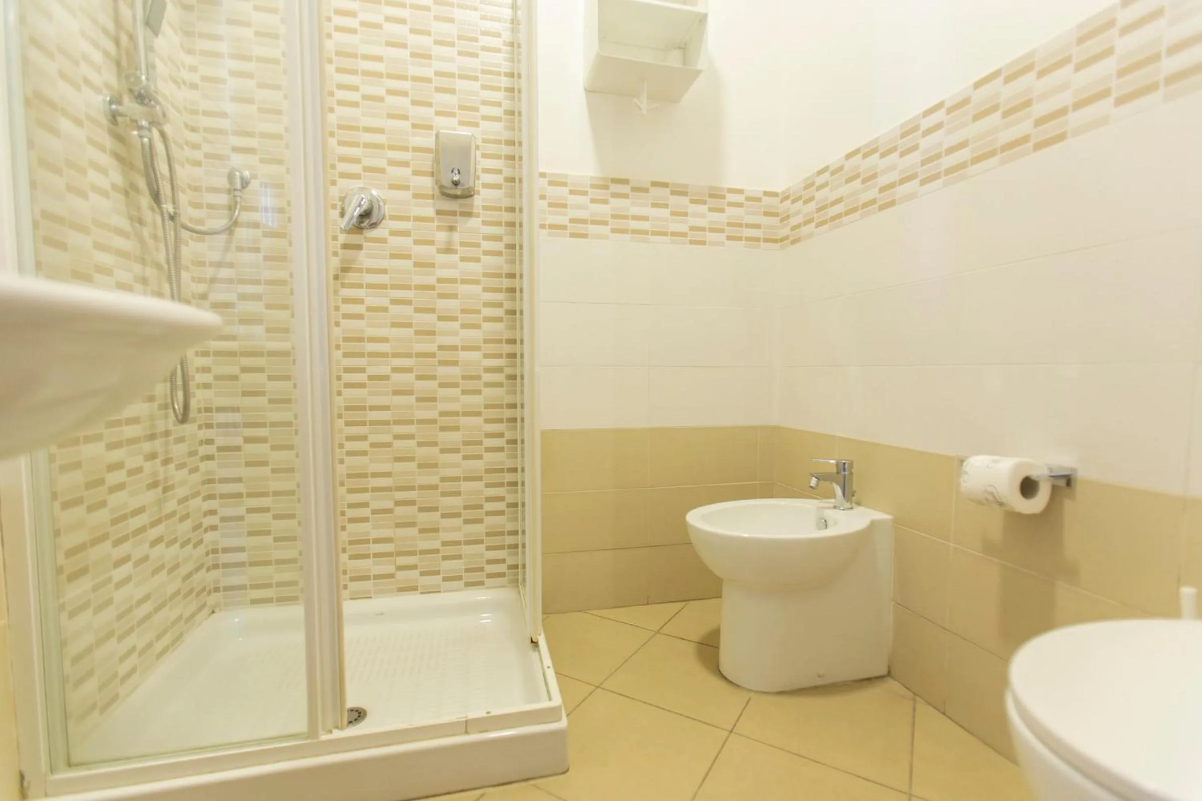 Shower in San Gennaro B&B