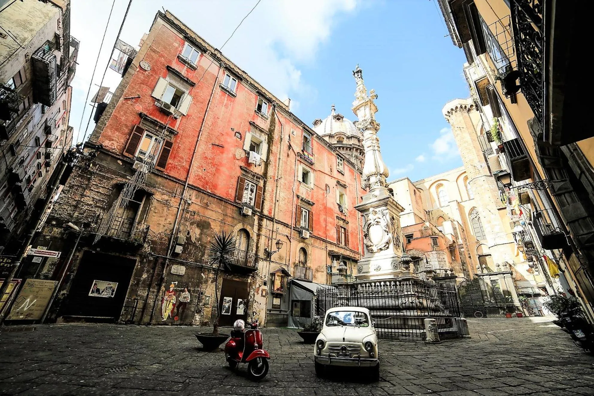 Facade/entrance in San Gennaro B&B