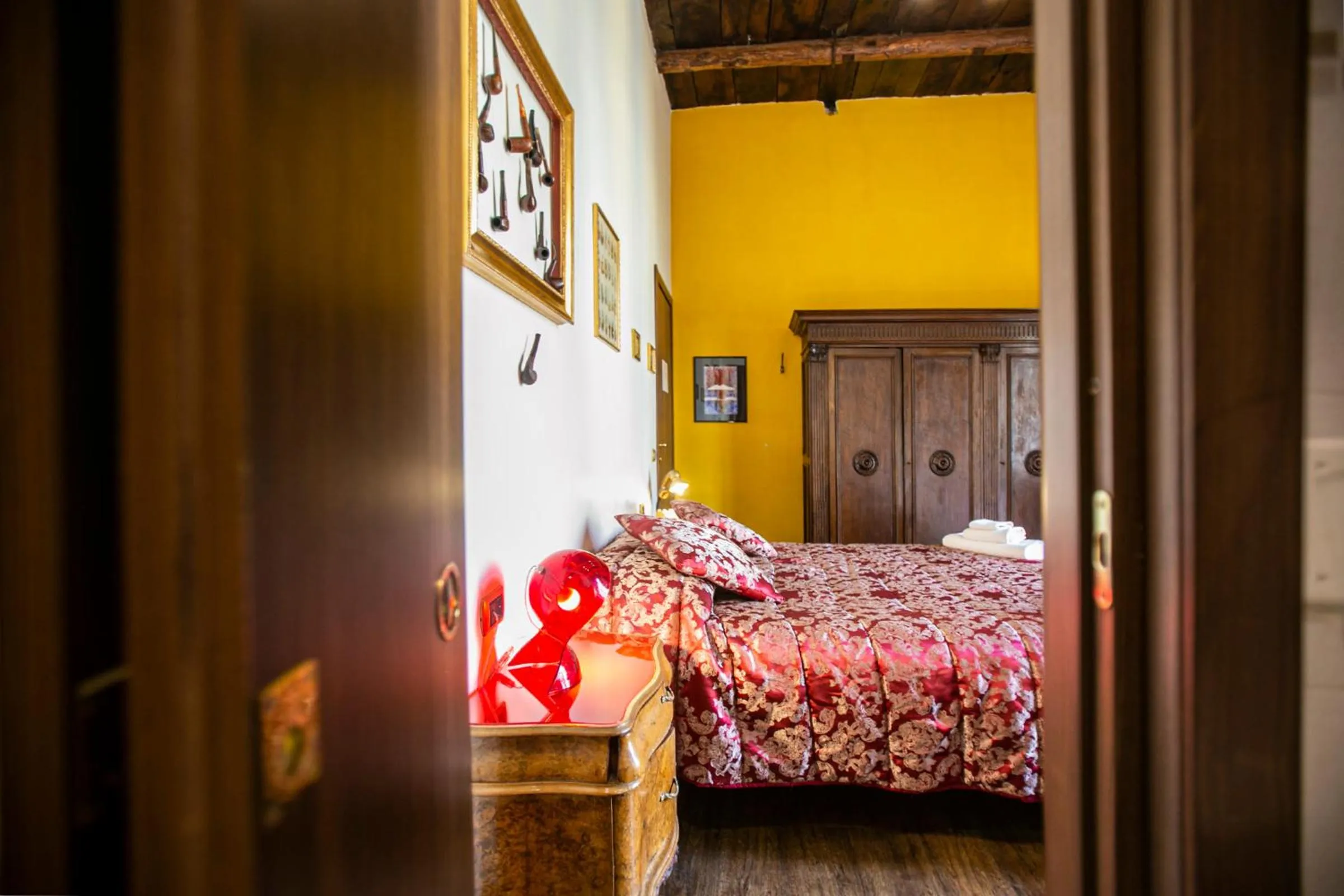 Bed in San Gennaro B&B