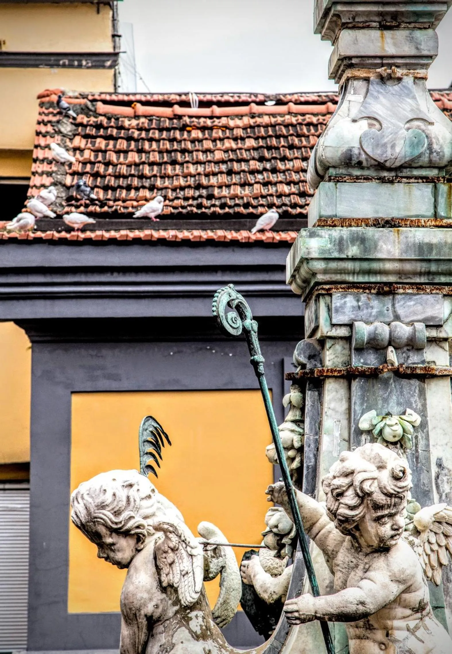 Decorative detail in San Gennaro B&B