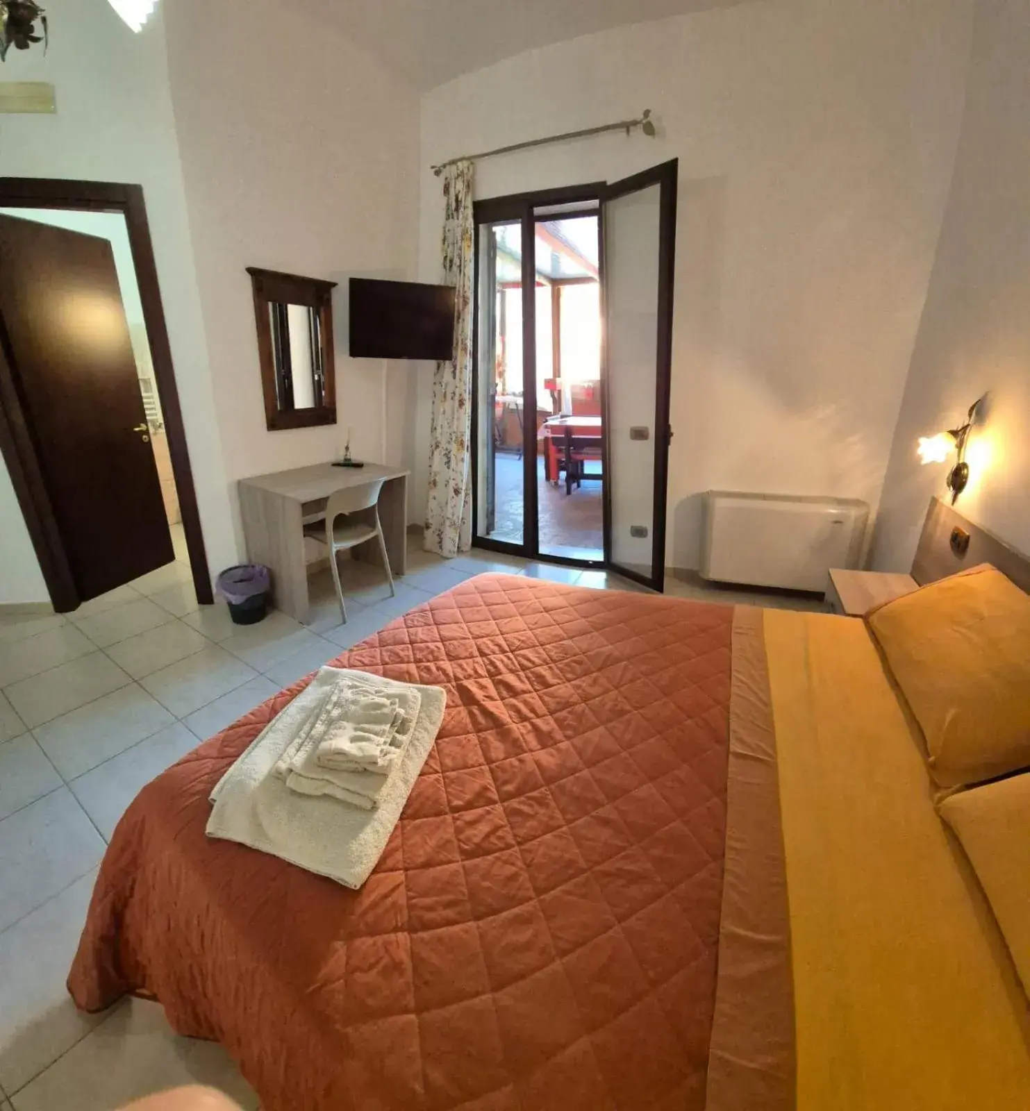 Double Room in Villa Jolanda & Carmelo Double Room in Villa Jolanda & Carmelo