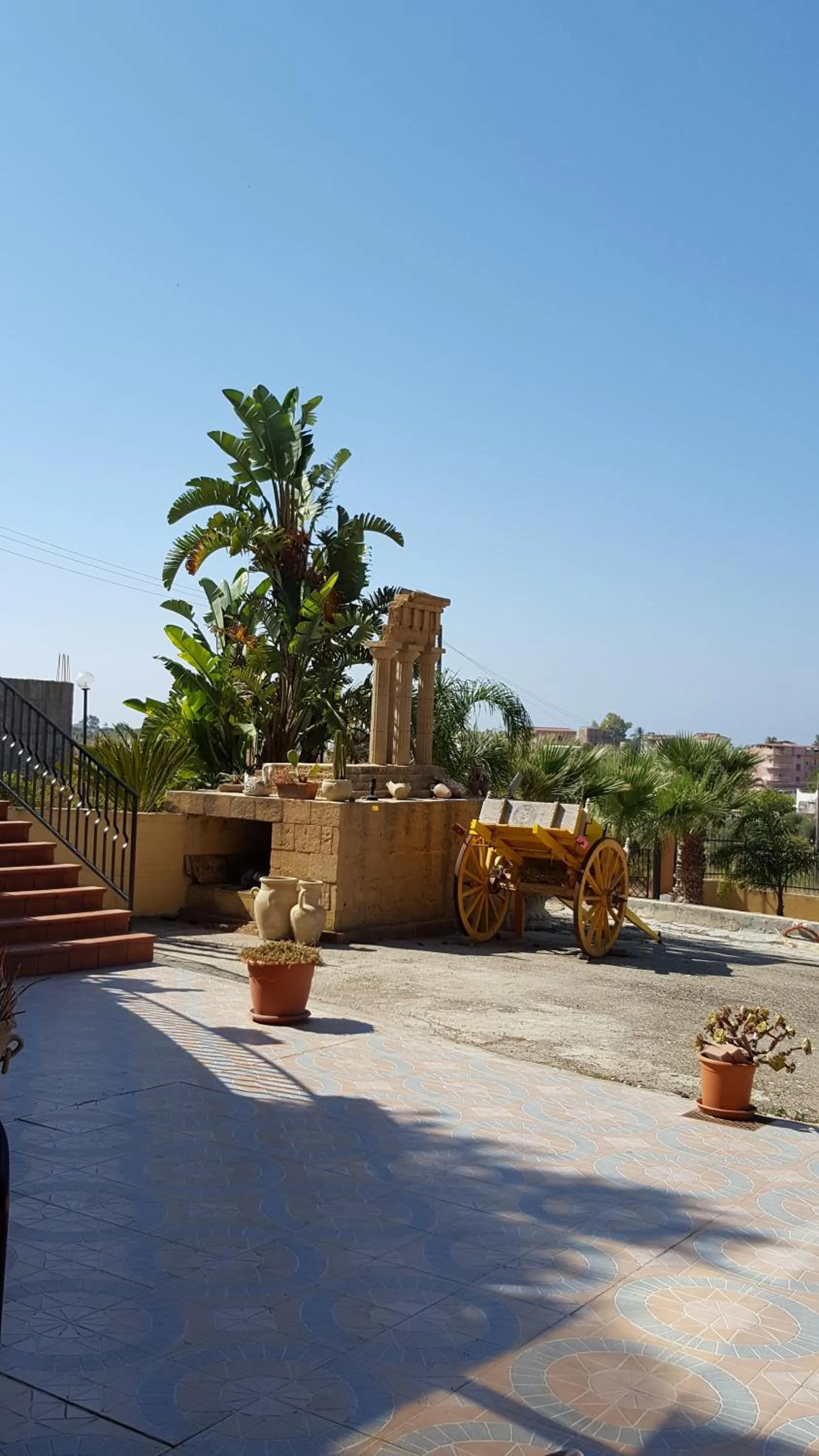 Property building in Villa Jolanda & Carmelo