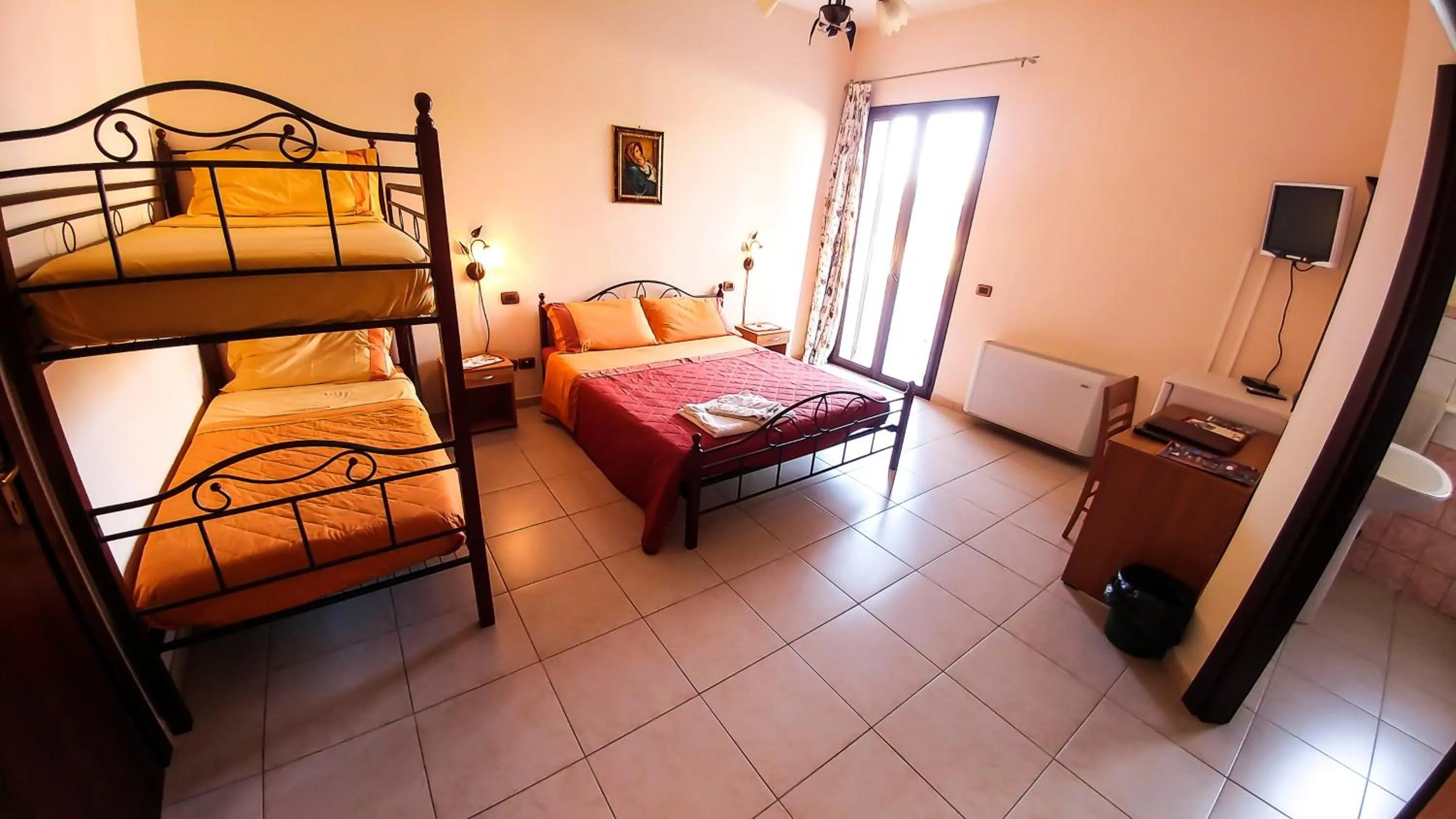 Bed in Villa Jolanda & Carmelo