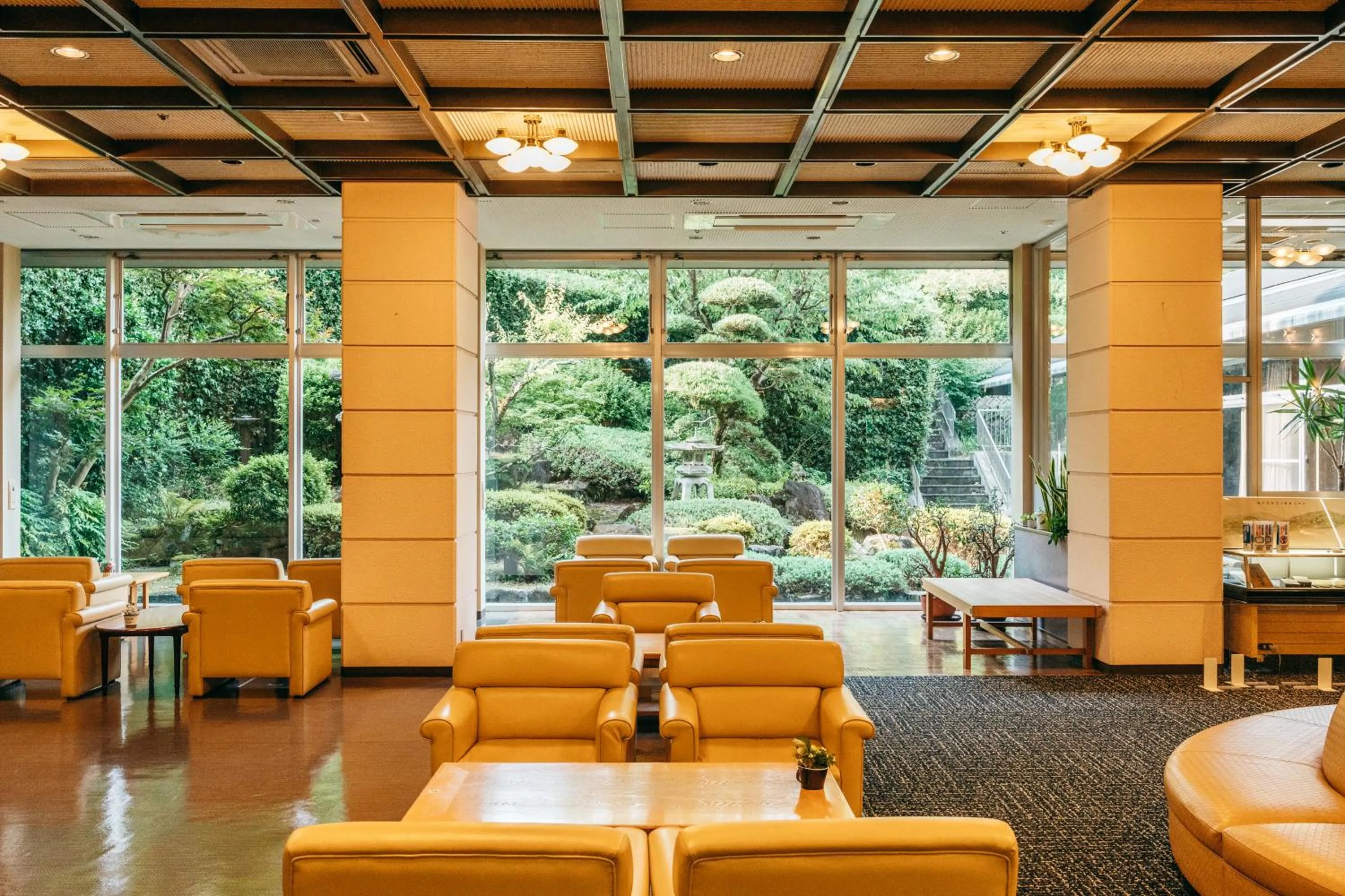 Lobby or reception in KAMENOI HOTEL Tondabayashi