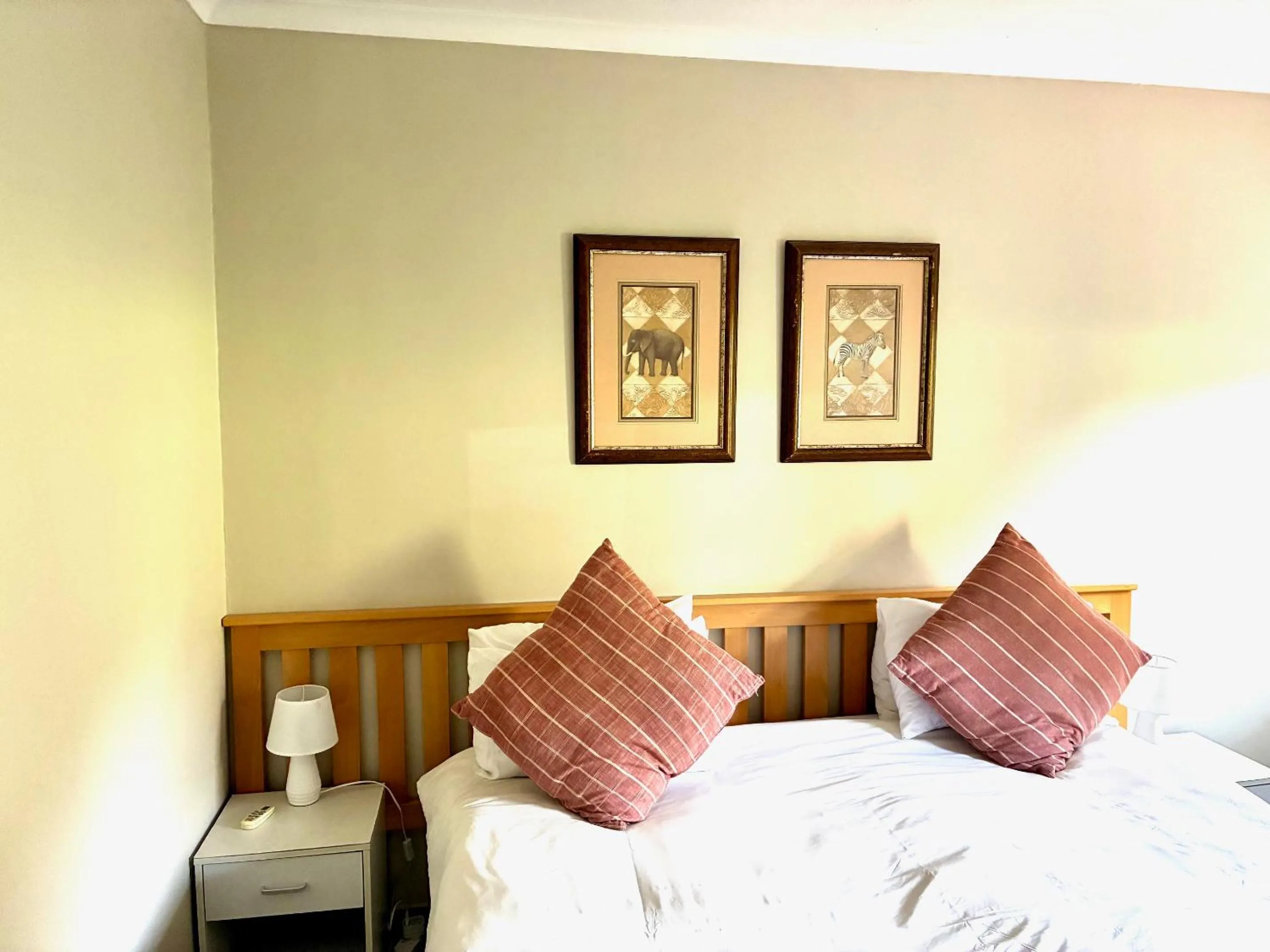 Bed in Thyme Inn on Greenway