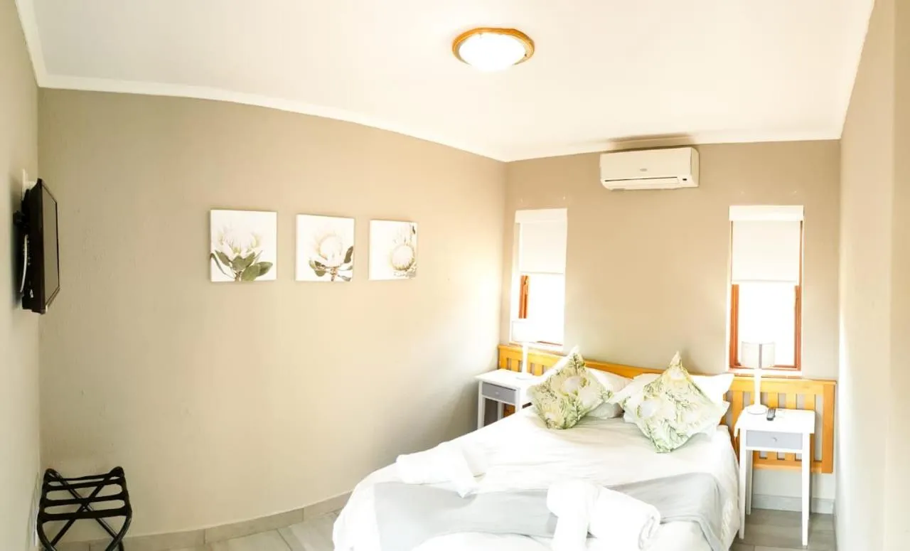  Double Room in Thyme Inn on Greenway