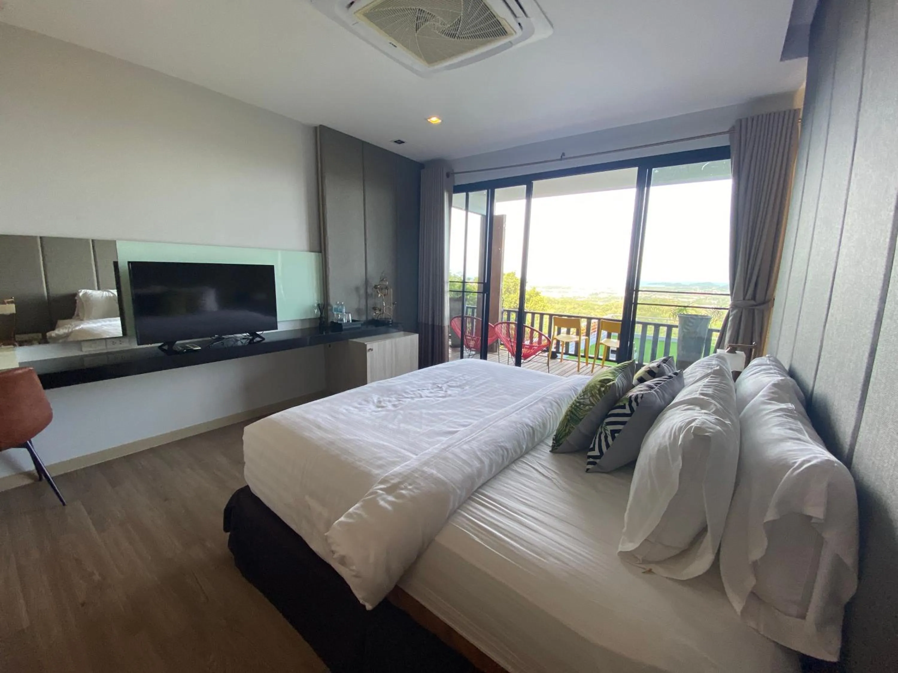 Bed in Phuket View Coffee and Resort