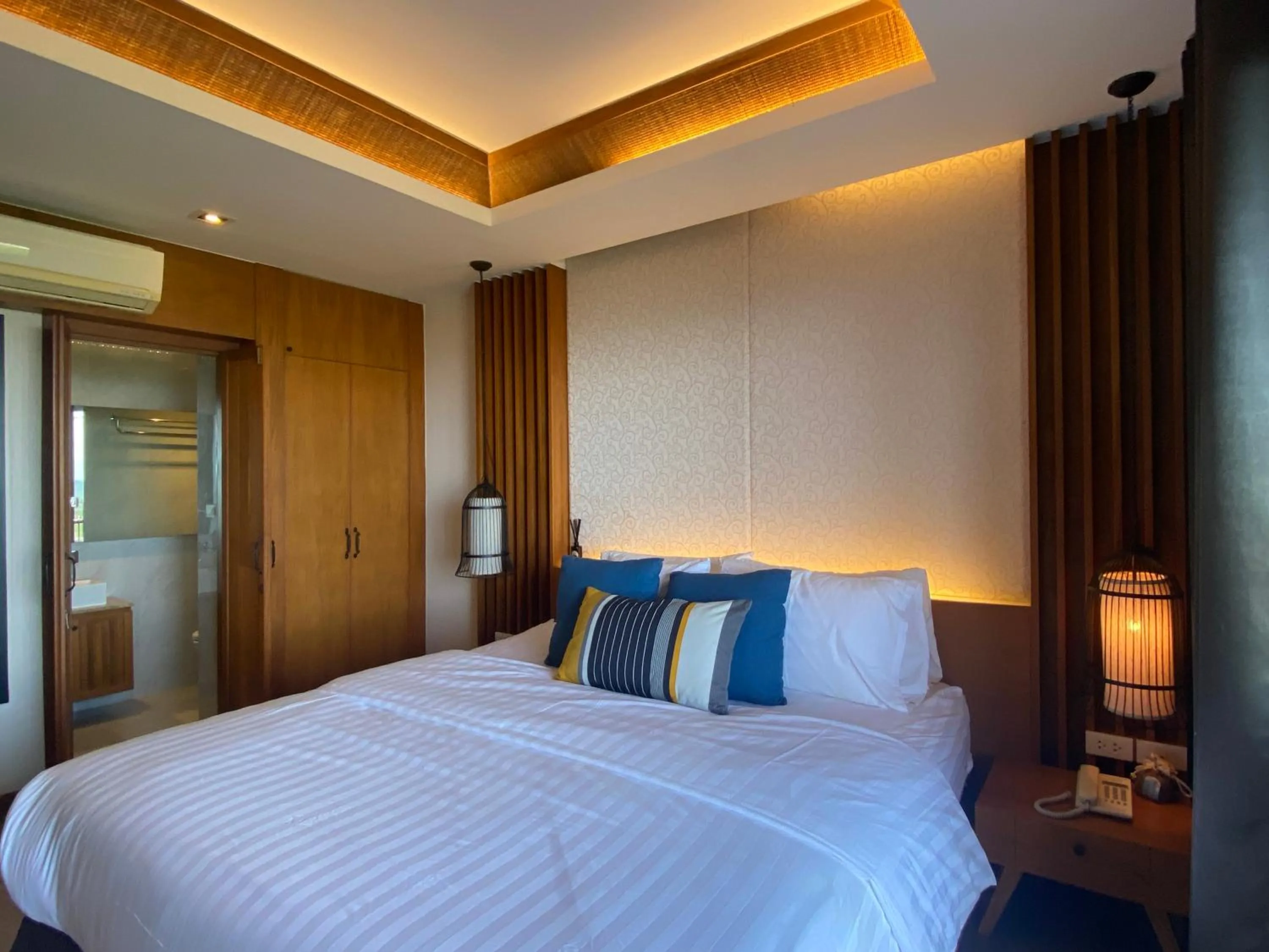 Bedroom, Bed in Phuket View Coffee and Resort