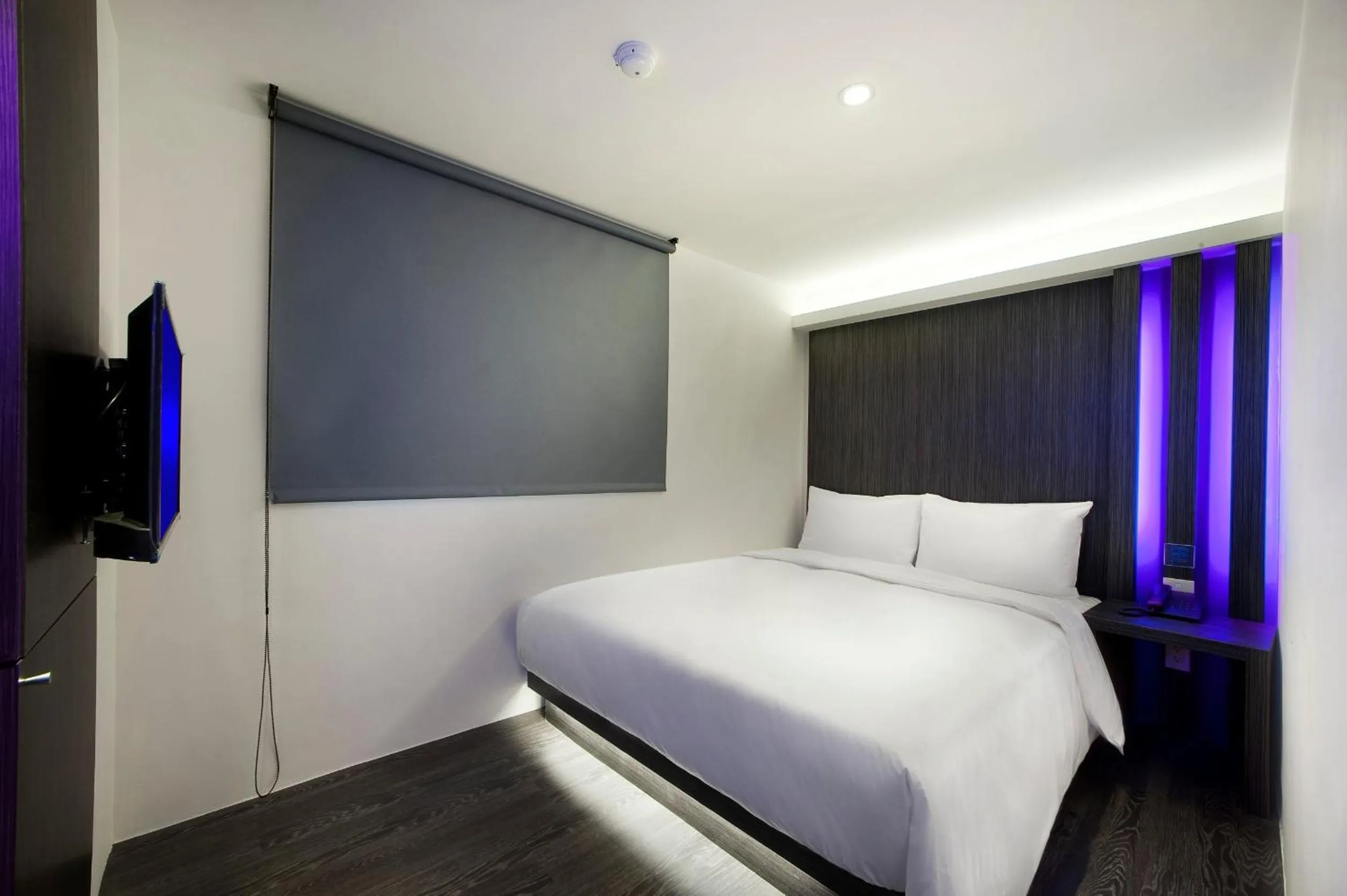 Bedroom, Bed in Seven Fukun Hotel