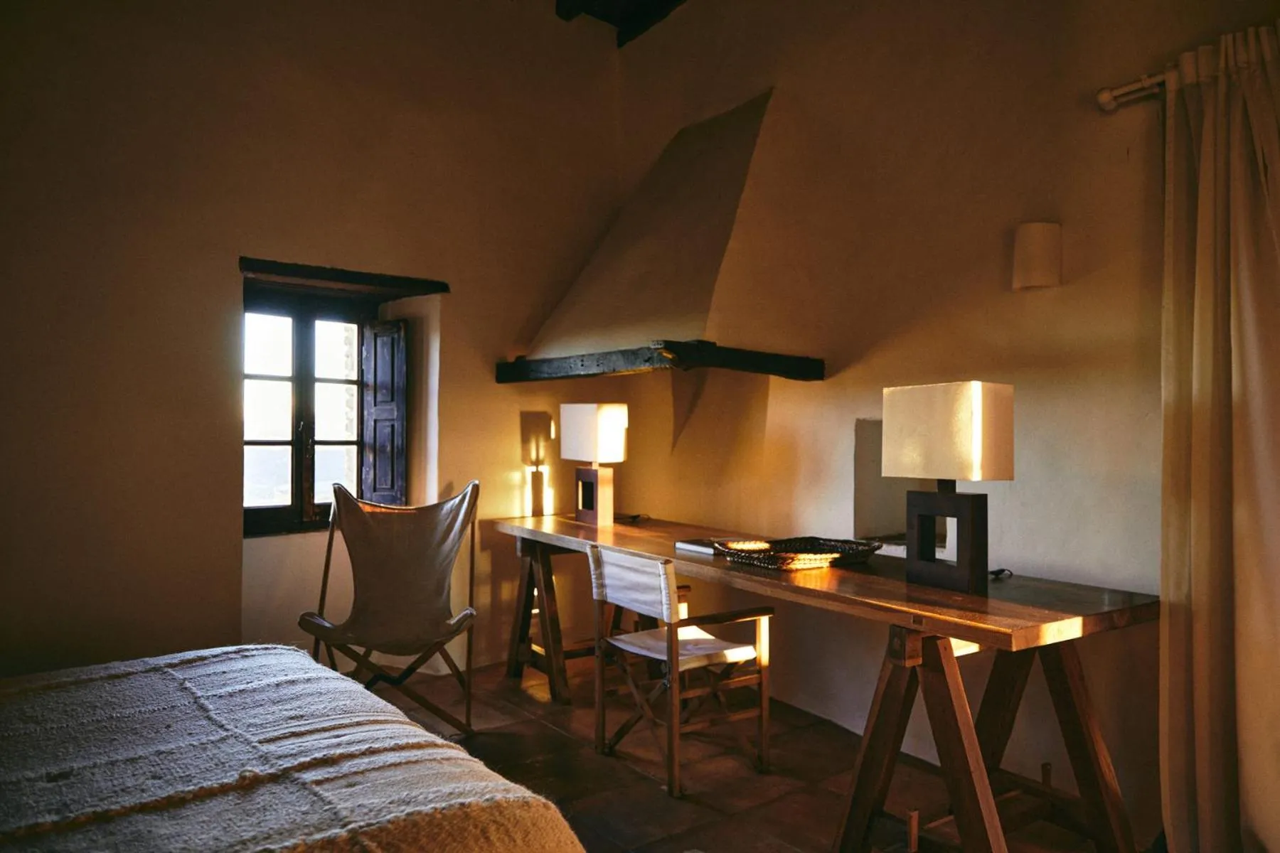 Property building, Bed in Albergo Diffuso Crispolti