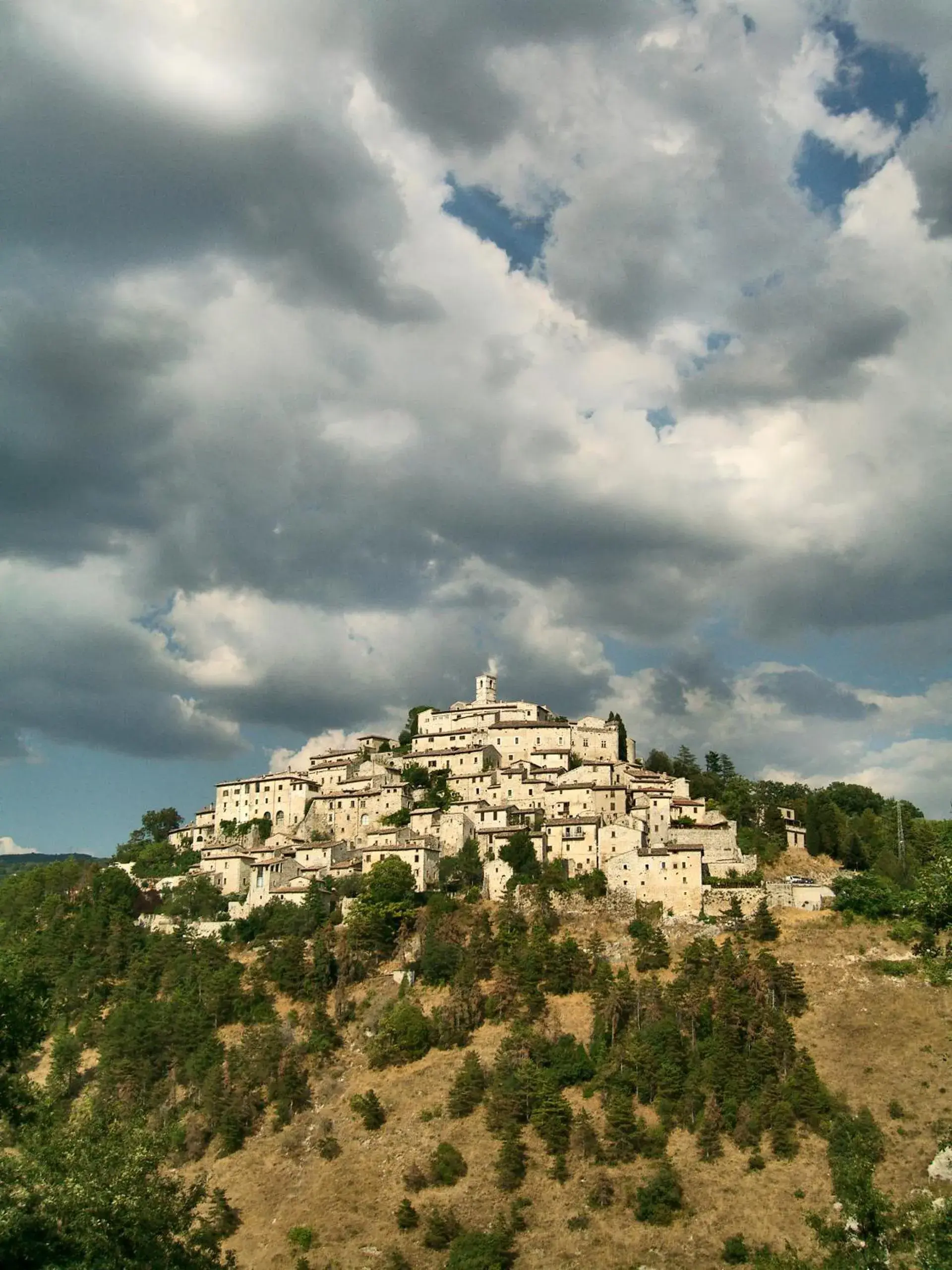 Albergo Diffuso Crispolti Albergo Diffuso Crispolti