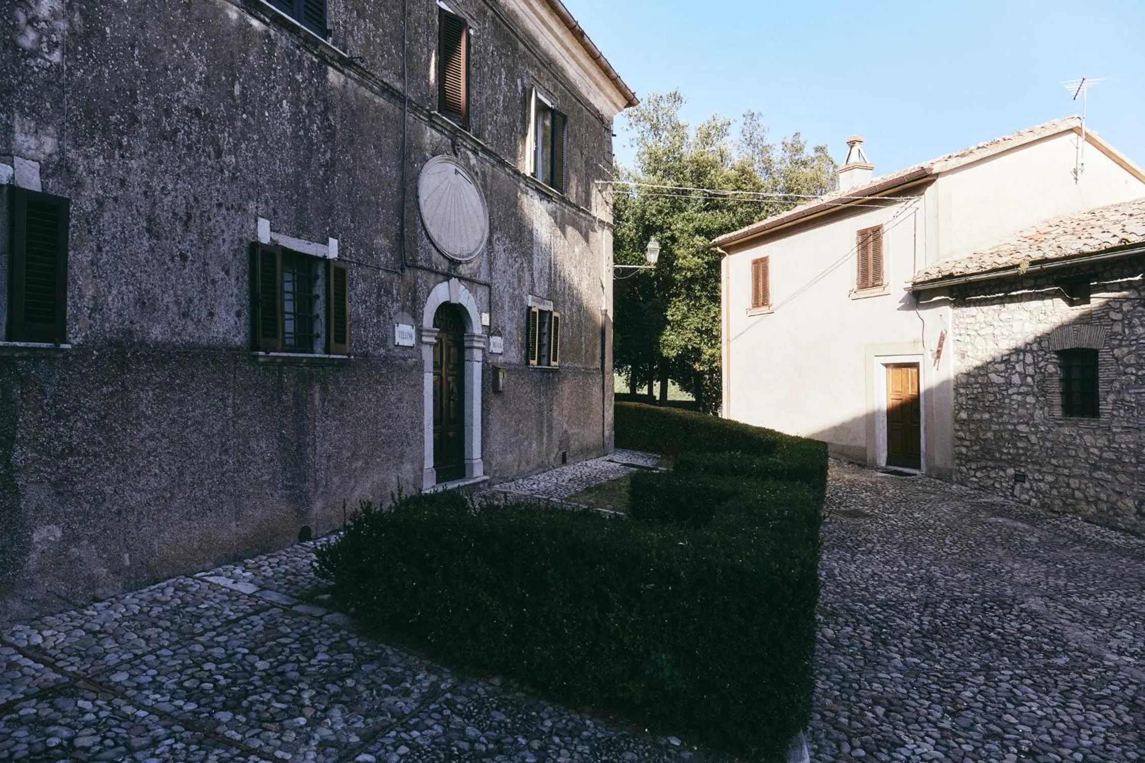 Text overlay in Albergo Diffuso Crispolti