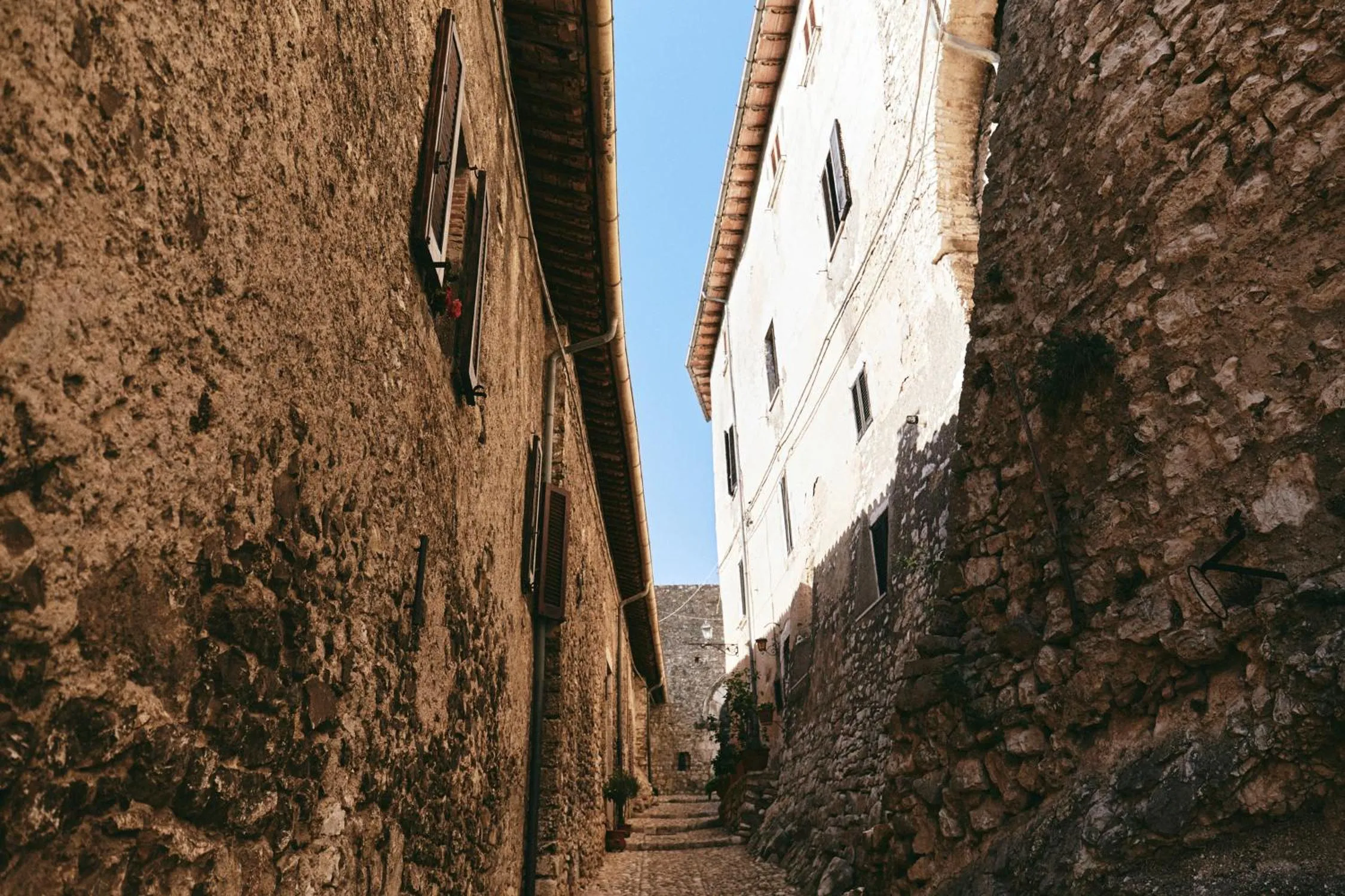 Text overlay in Albergo Diffuso Crispolti