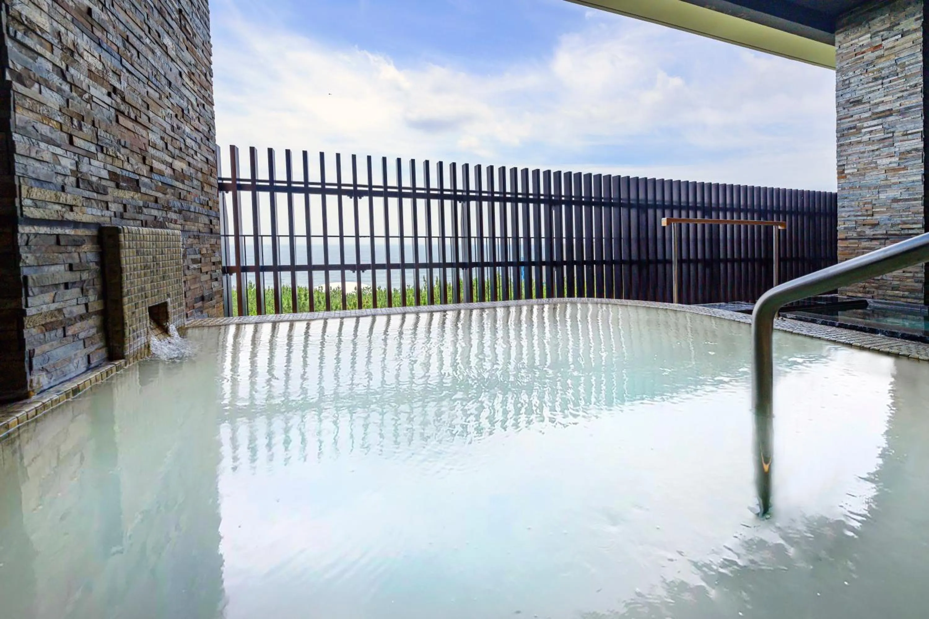 Hot Spring Bath in KAMENOI HOTEL Kamogawa