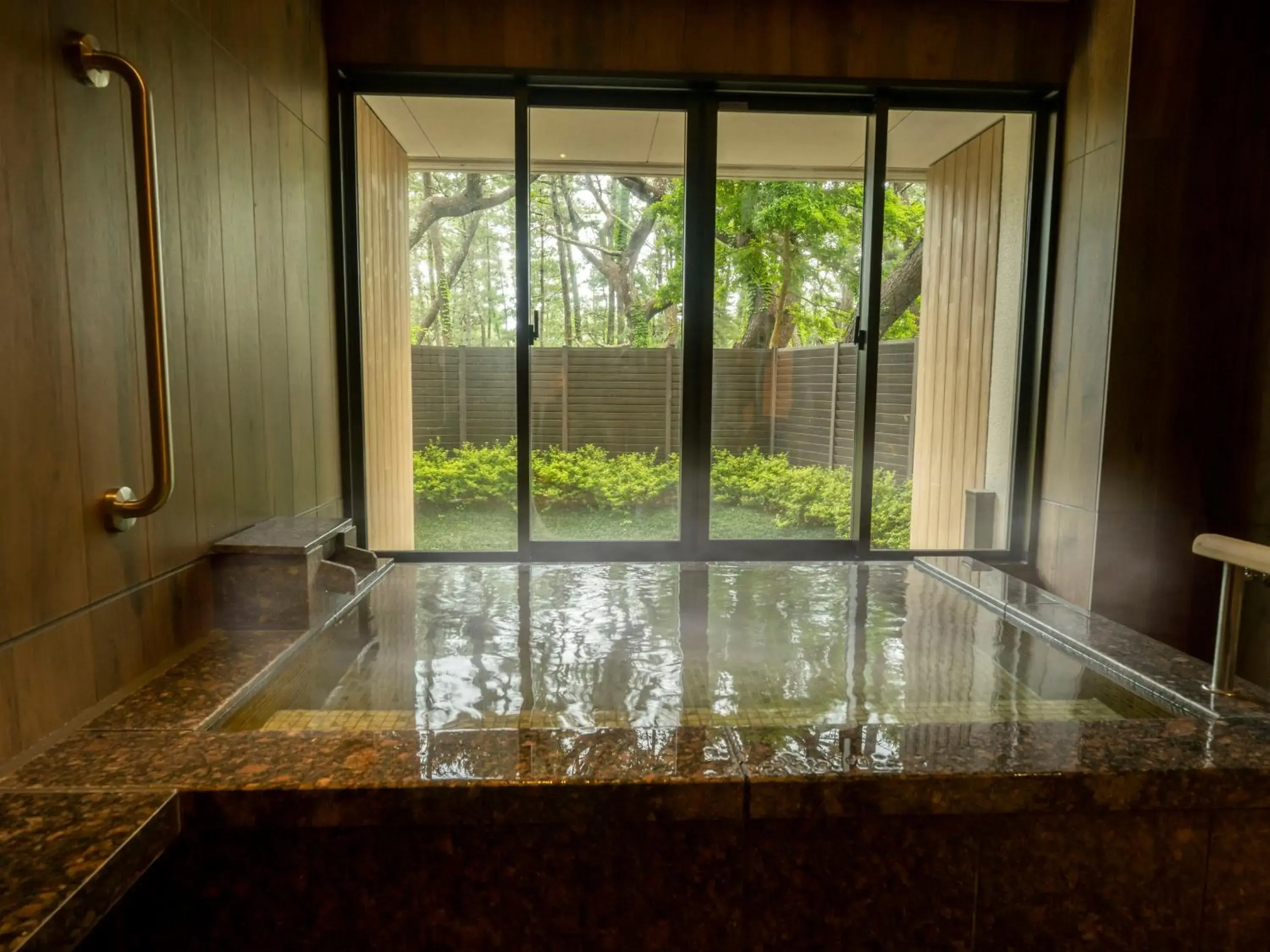 Garden view in KAMENOI HOTEL Kamogawa Garden view in KAMENOI HOTEL Kamogawa