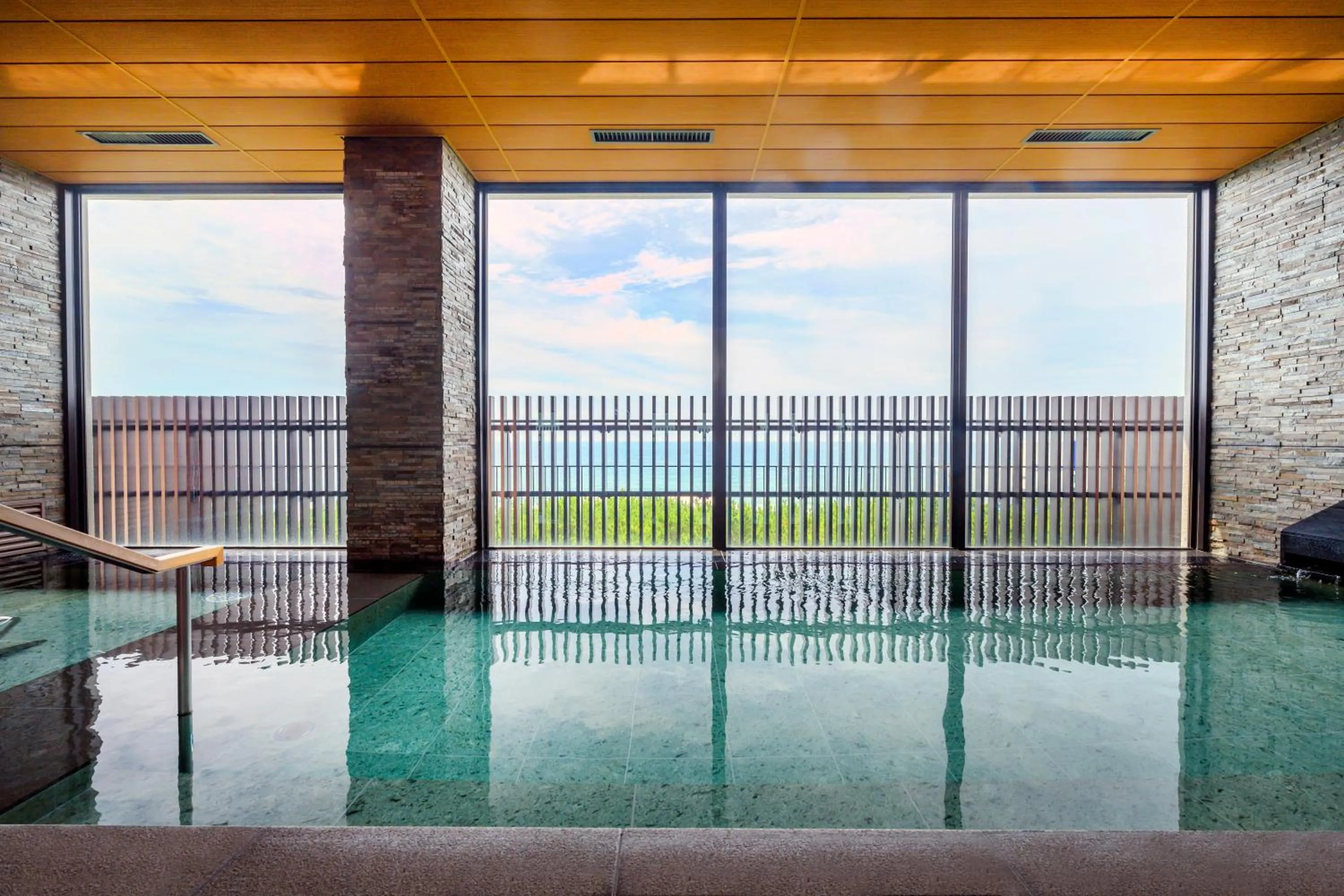 Hot Spring Bath in KAMENOI HOTEL Kamogawa