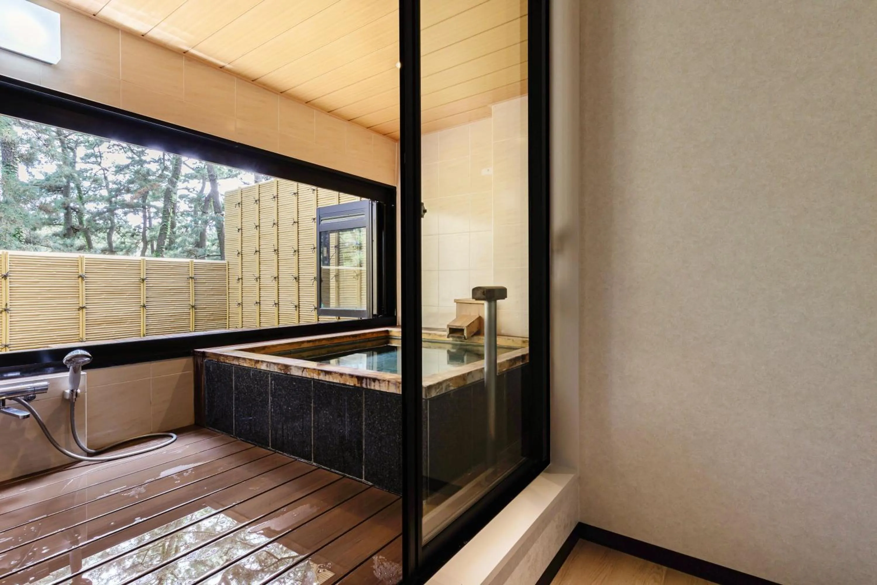 Photo of the whole room in KAMENOI HOTEL Kamogawa