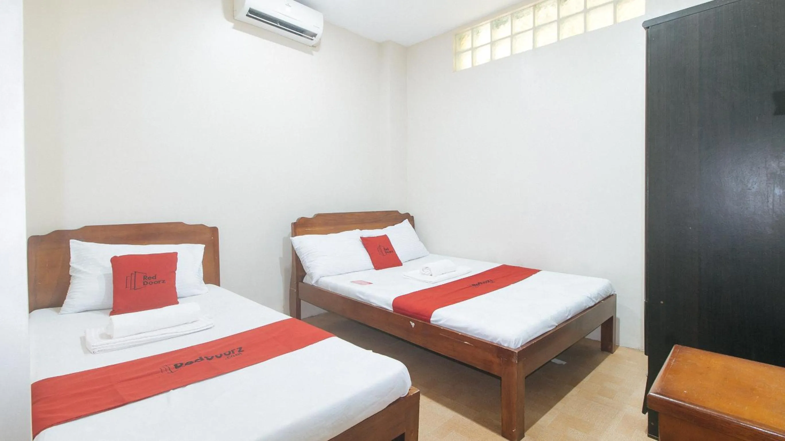 Bed in RedDoorz near Talisay District Hospital