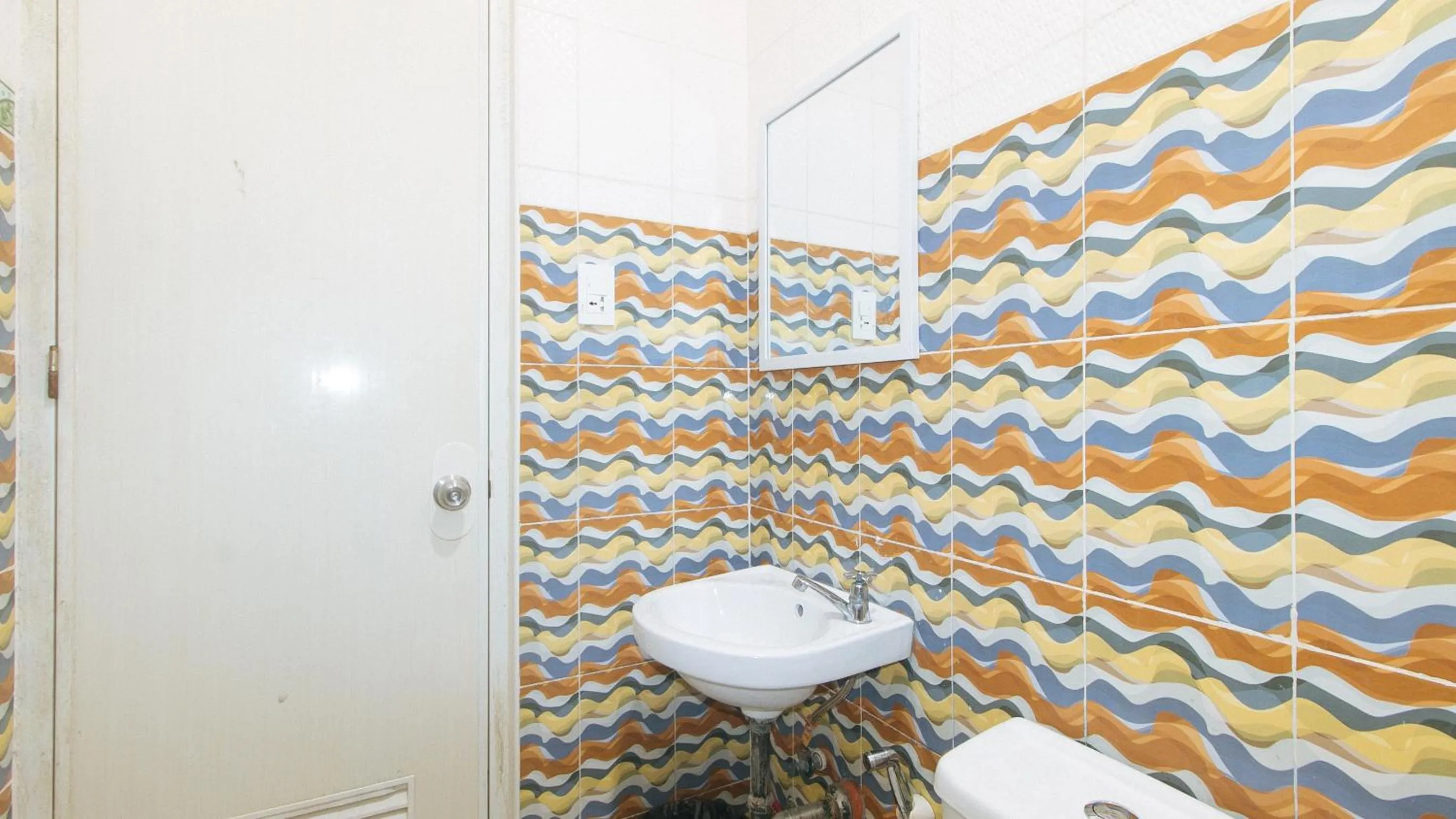 Shower in RedDoorz near Talisay District Hospital