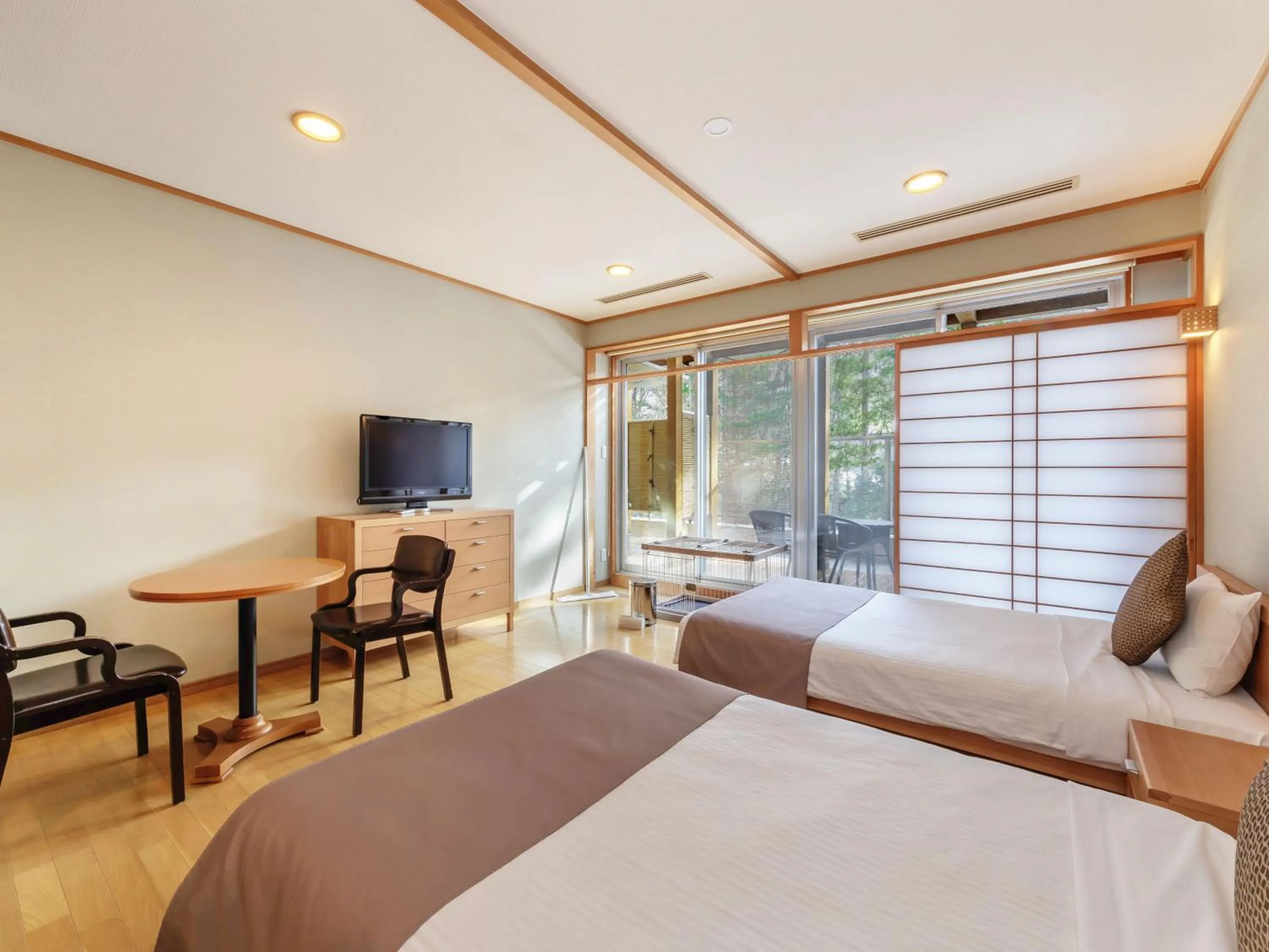 Photo of the whole room, Bed in KAMENOI HOTEL SHIOBARA Dog Friendly Hotel