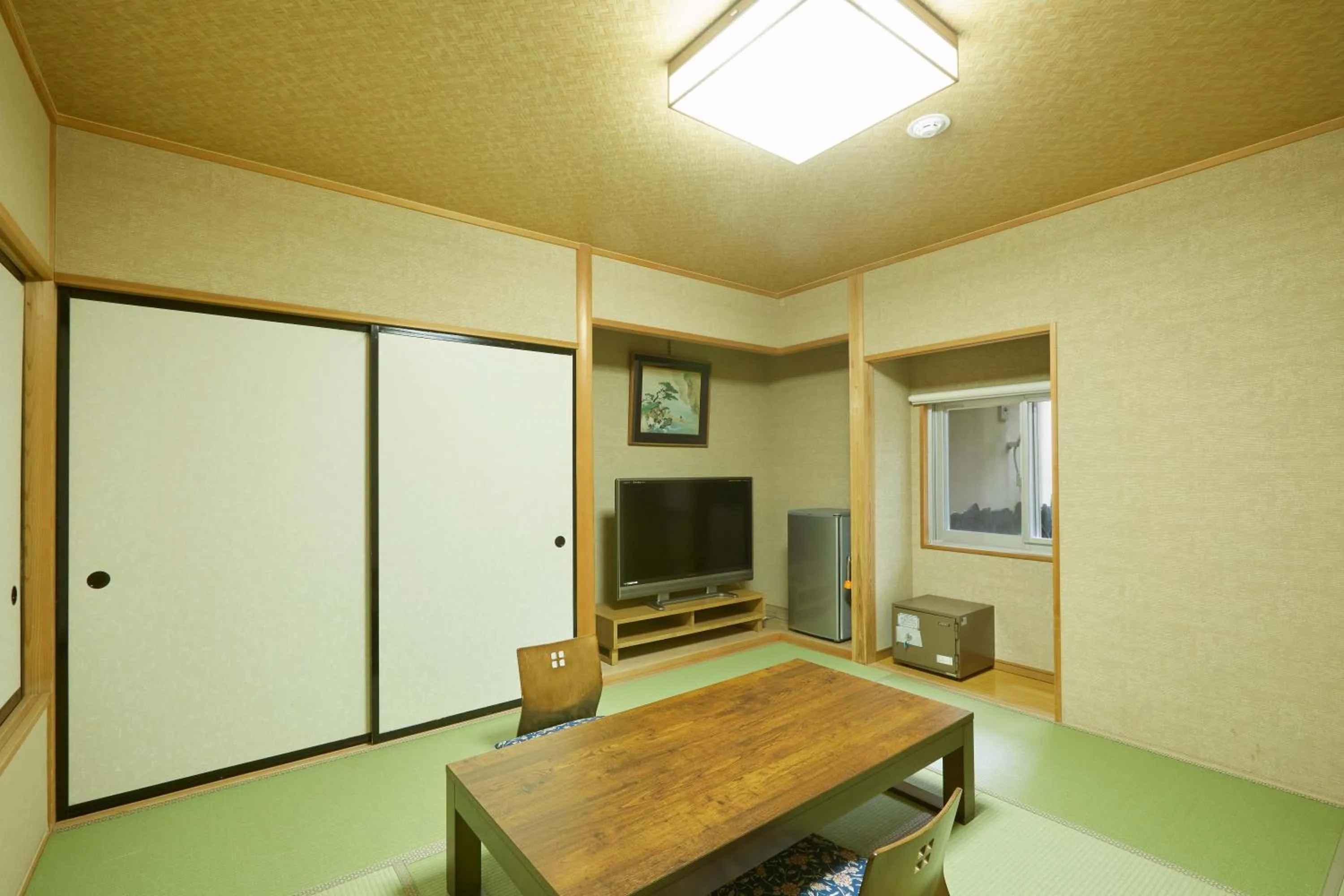 Photo of the whole room in KAMENOI HOTEL SHIOBARA Dog Friendly Hotel