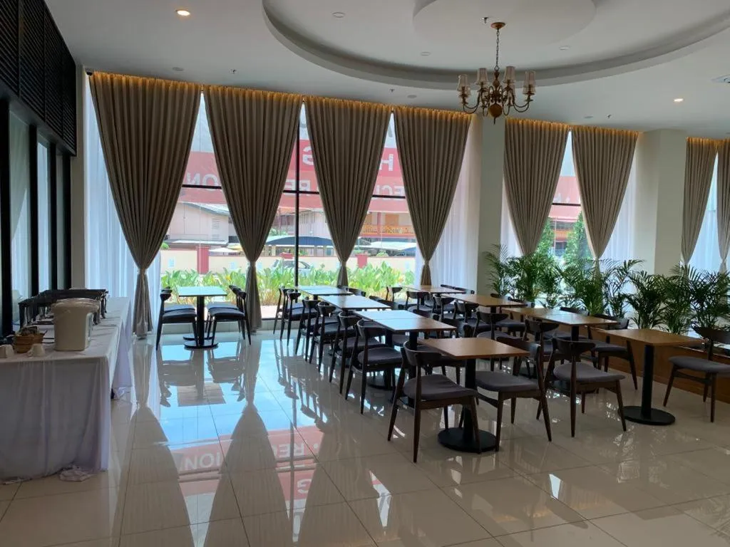 Breakfast in Maple Lodge