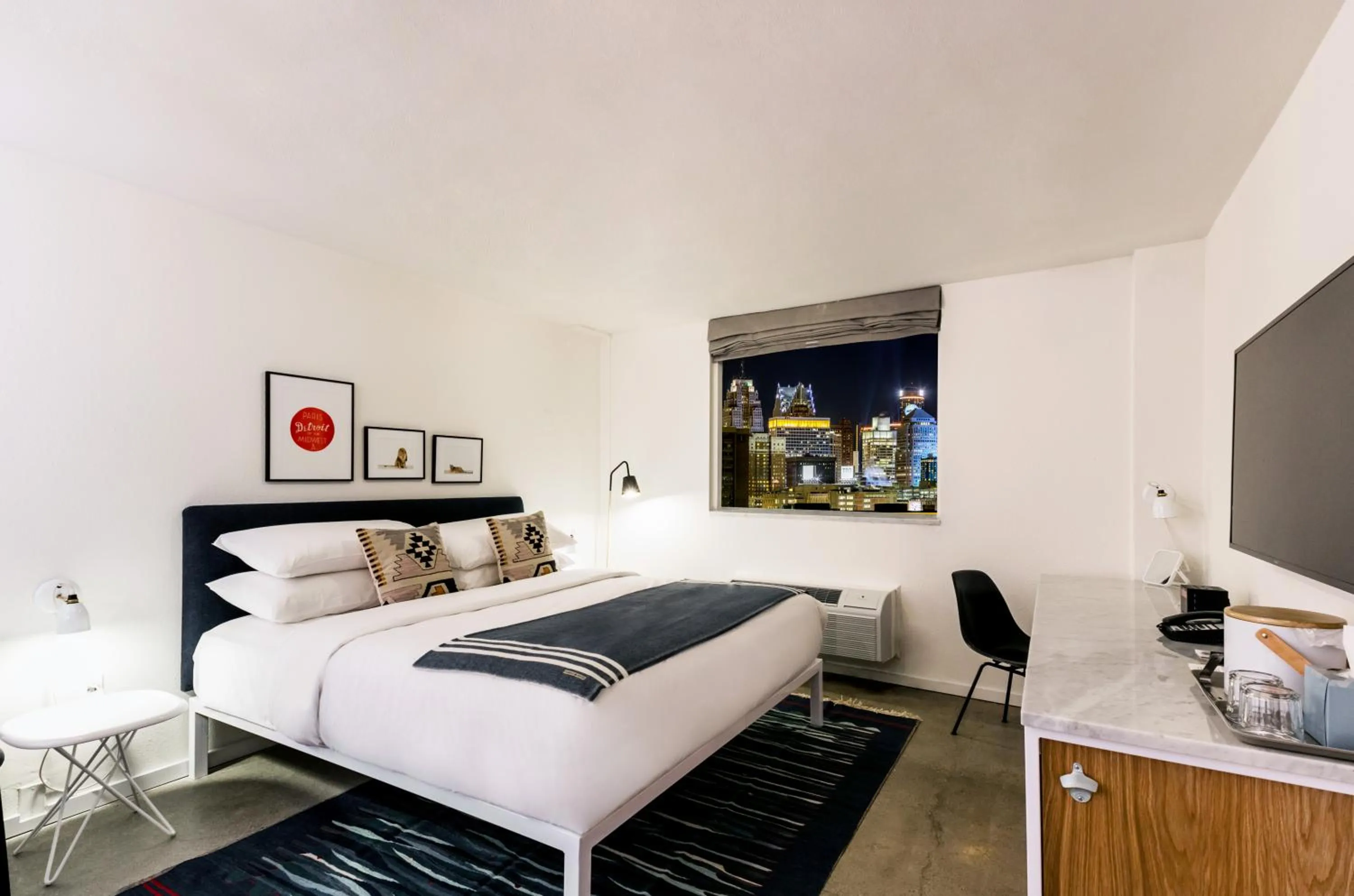 Bedroom, Bed in Trumbull and Porter - Detroit Downtown