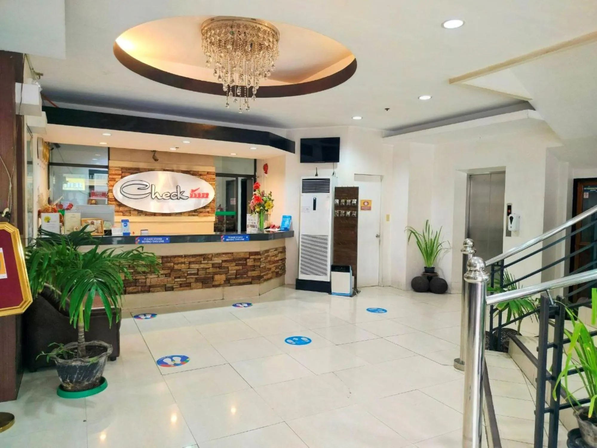 Lobby or reception in Check Inn Hotel Dumaguete City by RedDoorz