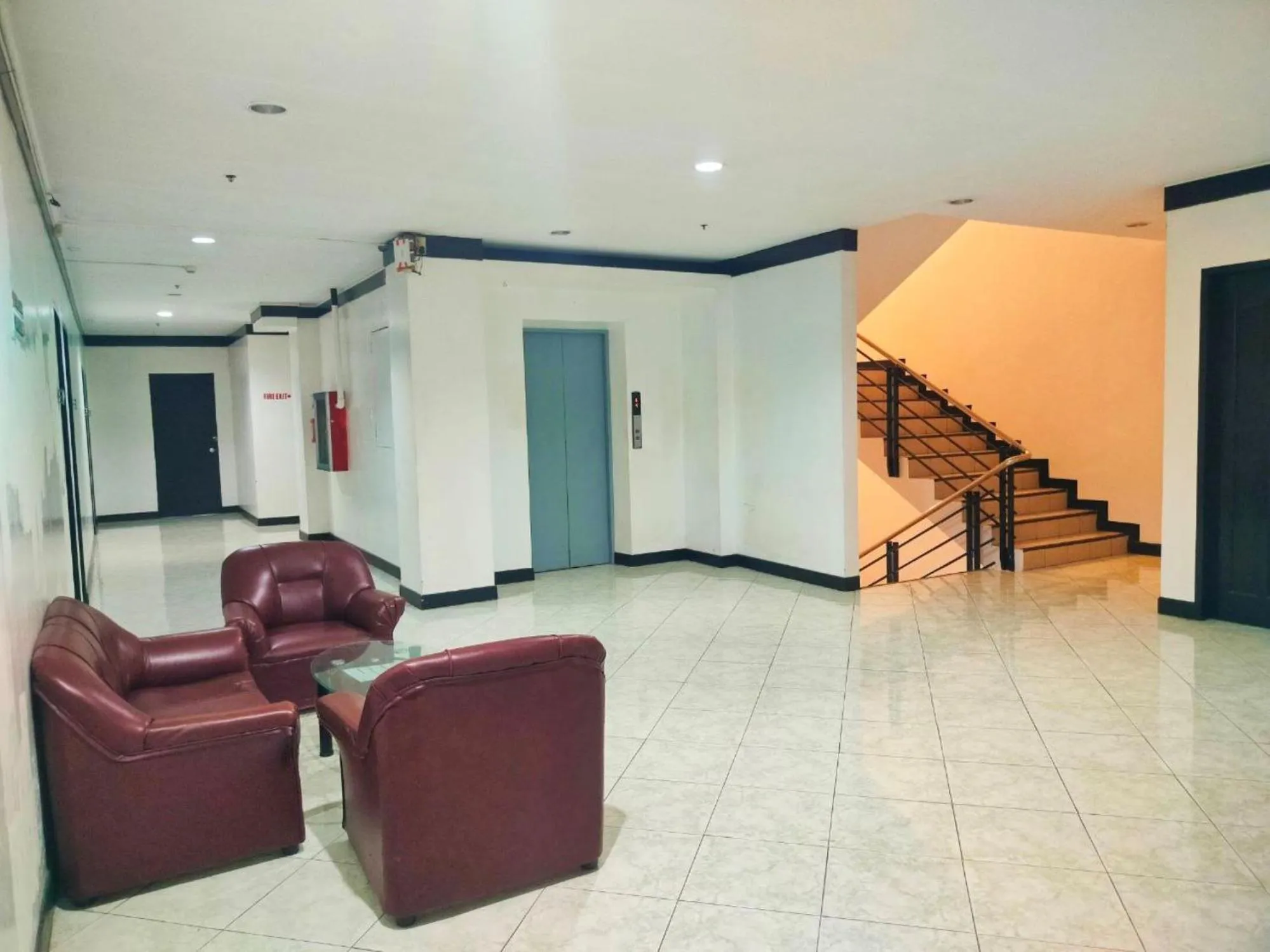 Lobby or reception in Check Inn Hotel Dumaguete City by RedDoorz