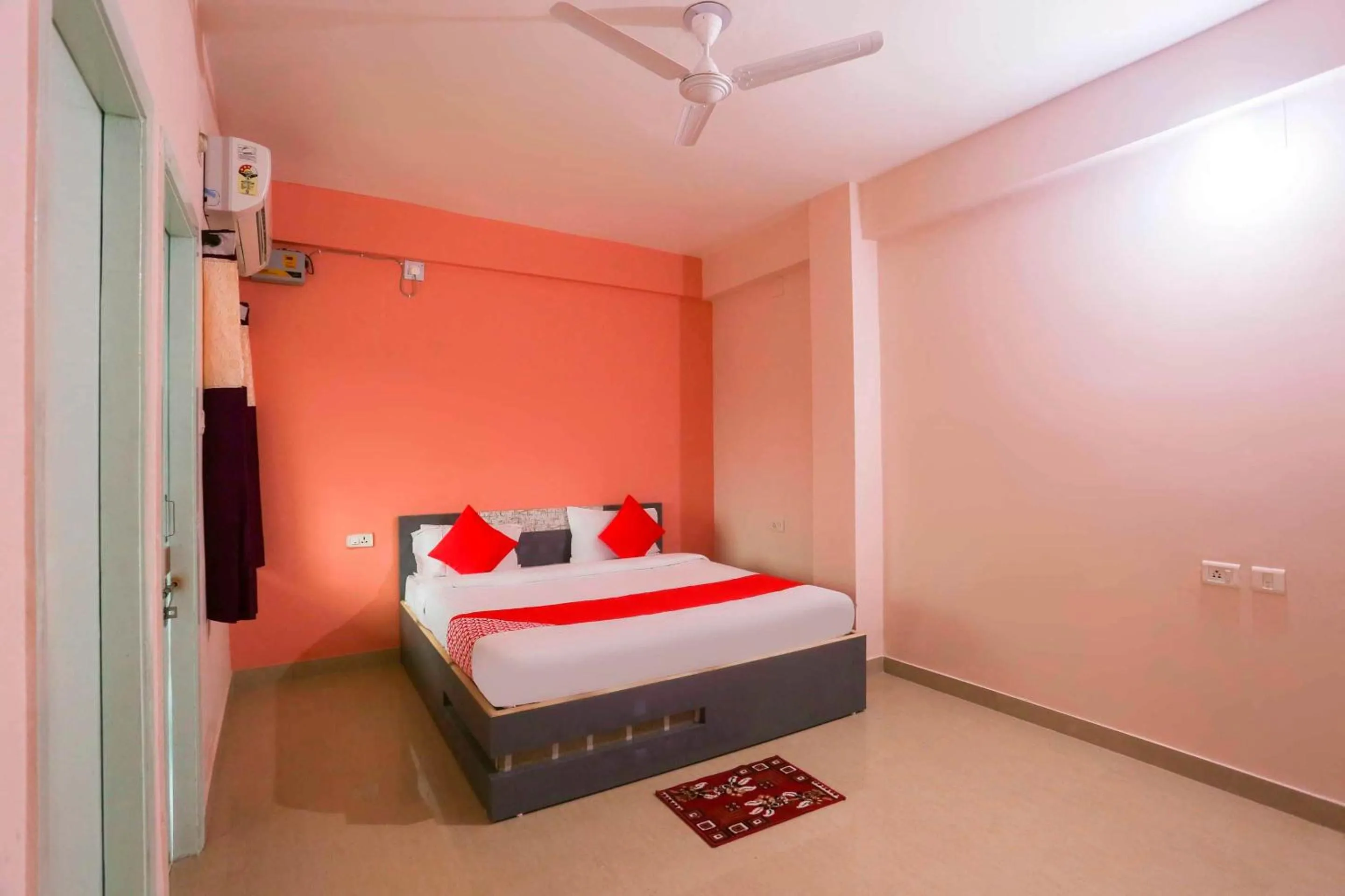 Bedroom, Bed in Hotel O Avigna Residency