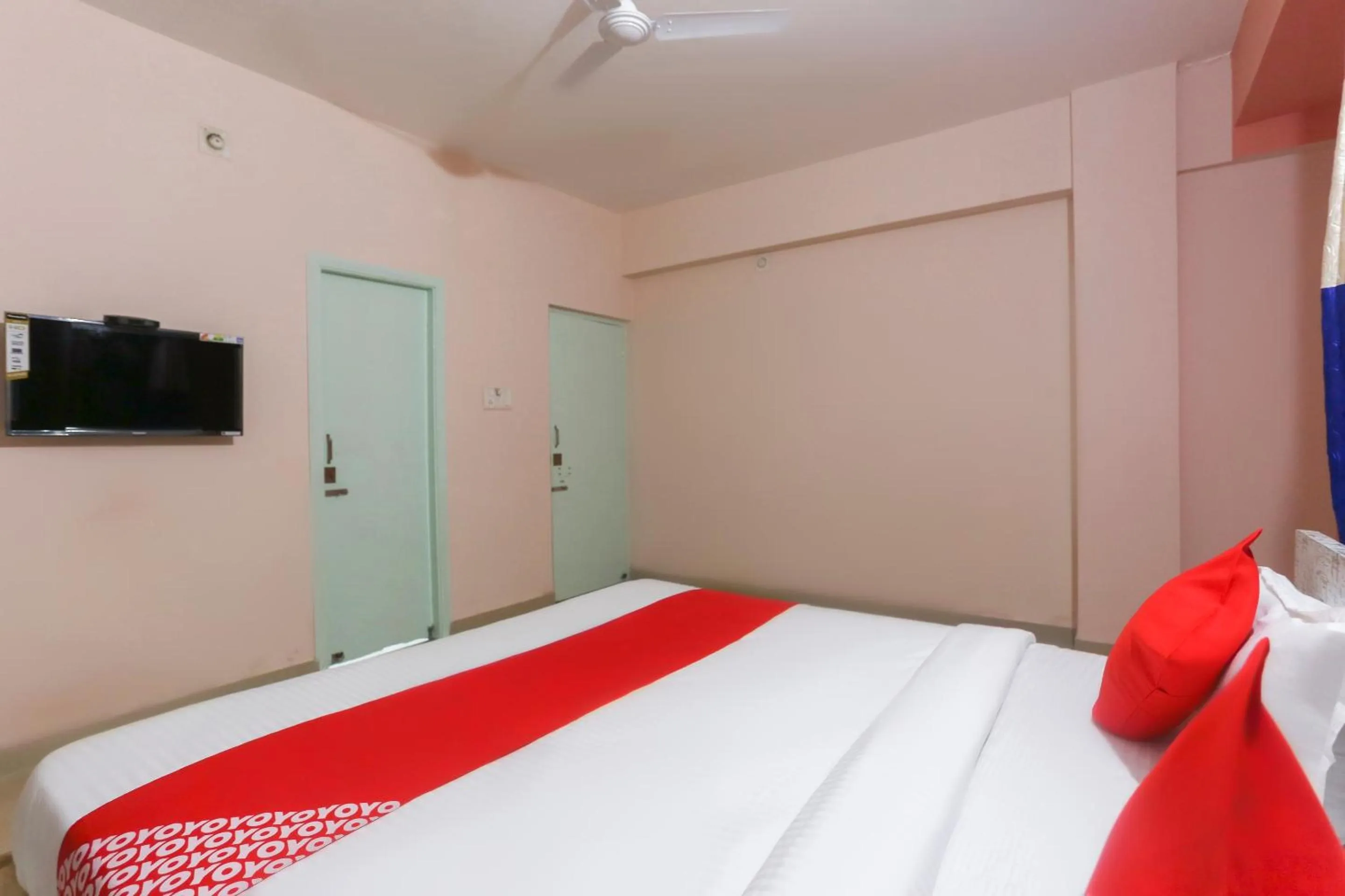 Bedroom, Bed in Hotel O Avigna Residency