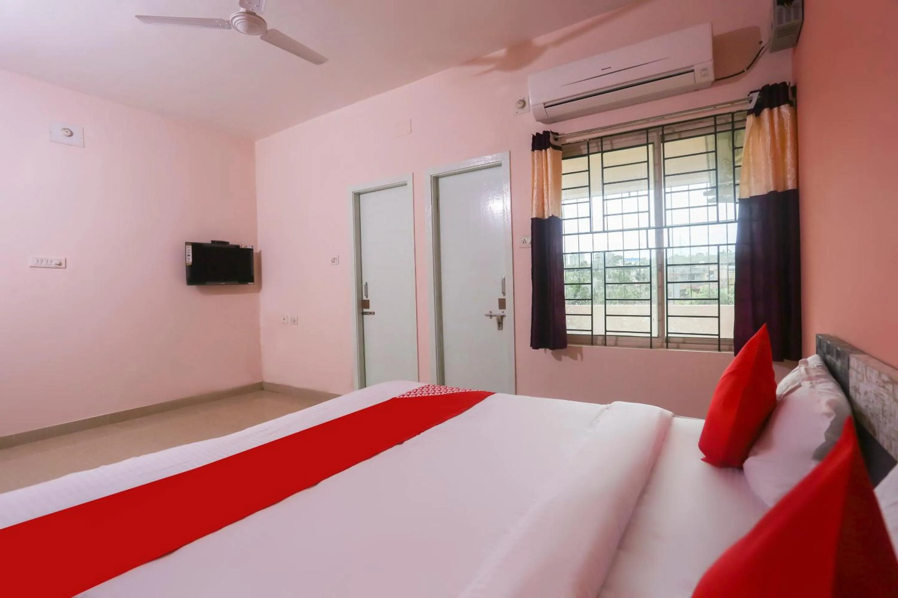 Bedroom, Bed in Hotel O Avigna Residency